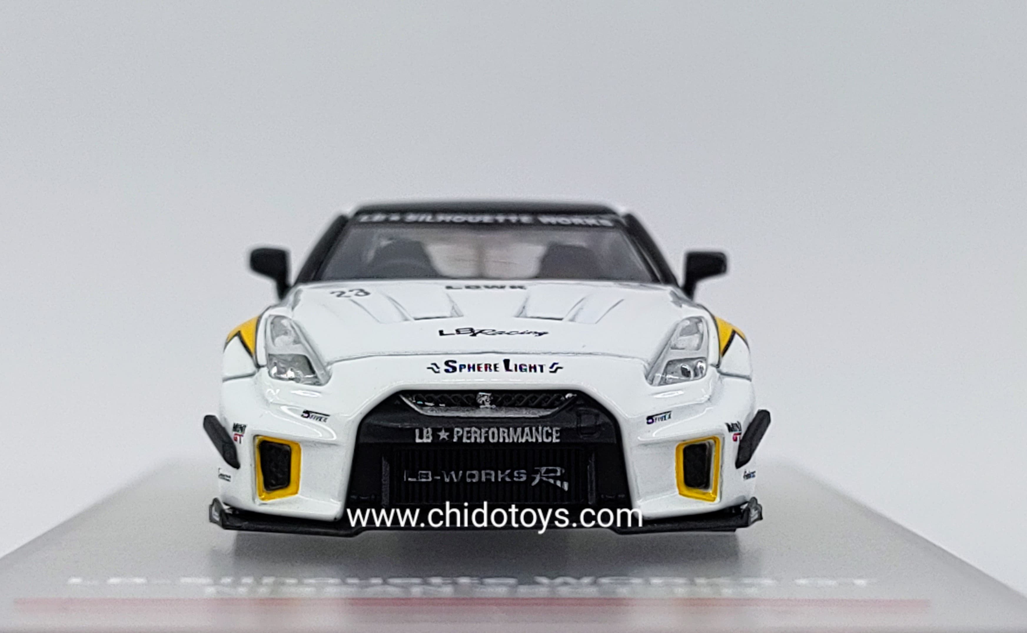 Auto a escala marca CM Models, Modelo Nissan 35 GT - RR LB Silhouette Works - Chido Toys