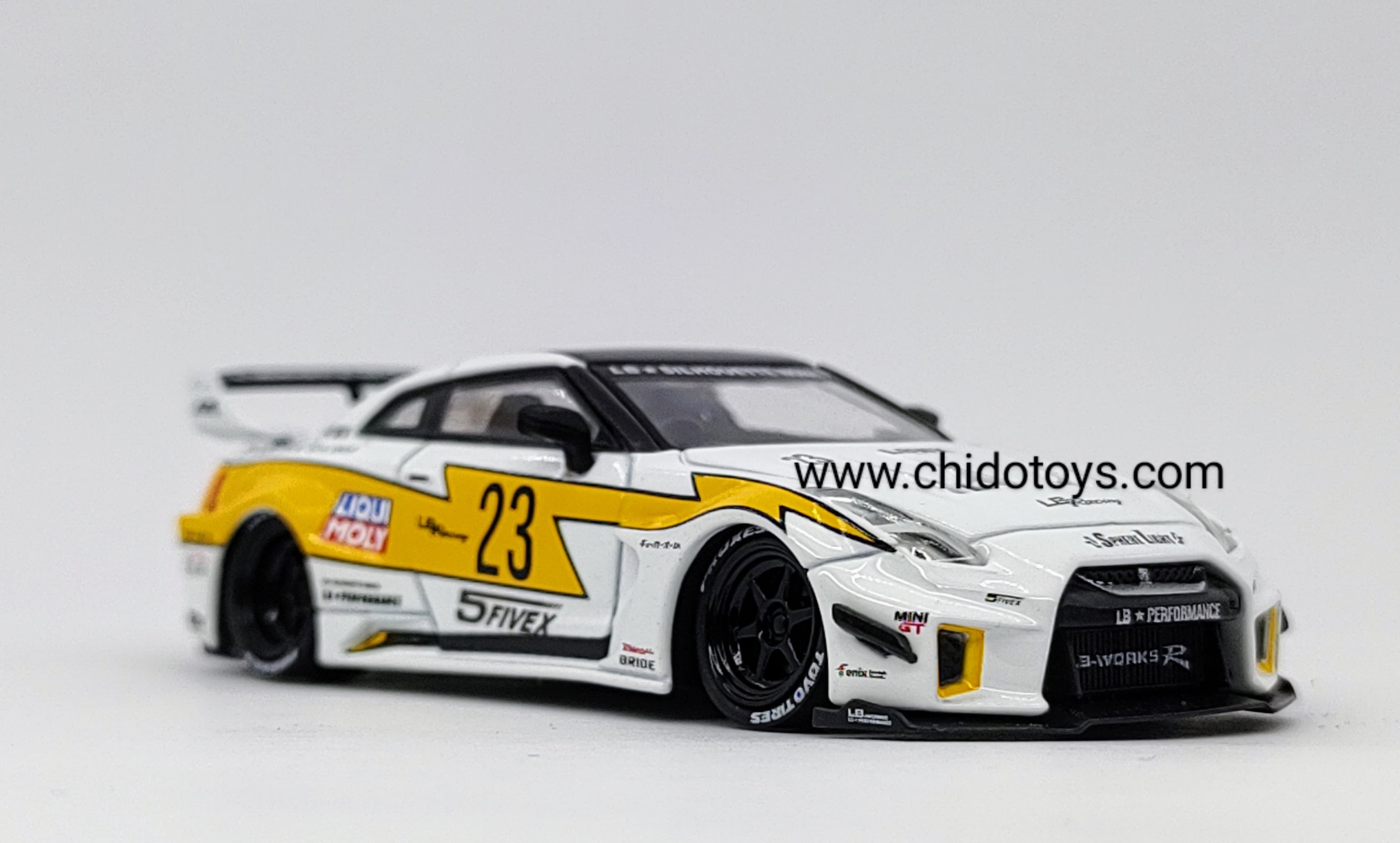 Auto a escala marca CM Models, Modelo Nissan 35 GT - RR LB Silhouette Works - Chido Toys