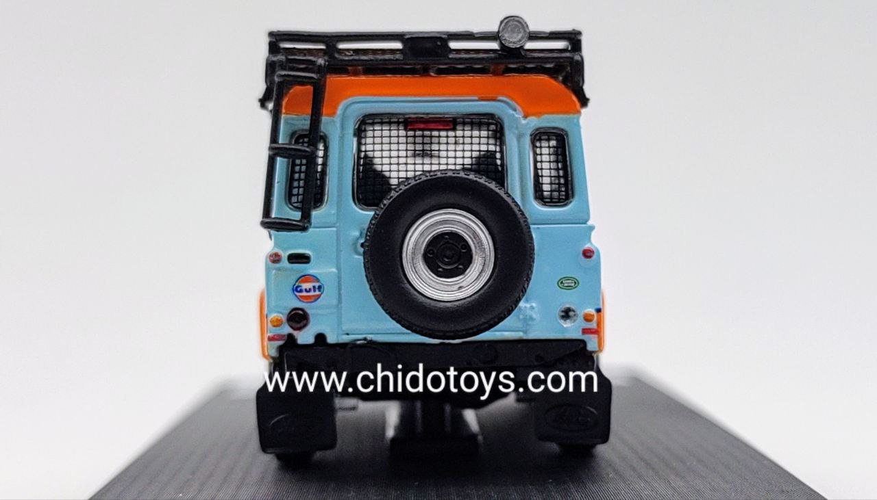 Auto a escala marca Cool Art, modelo SET Land Rover Defender Gulf - Chido Toys