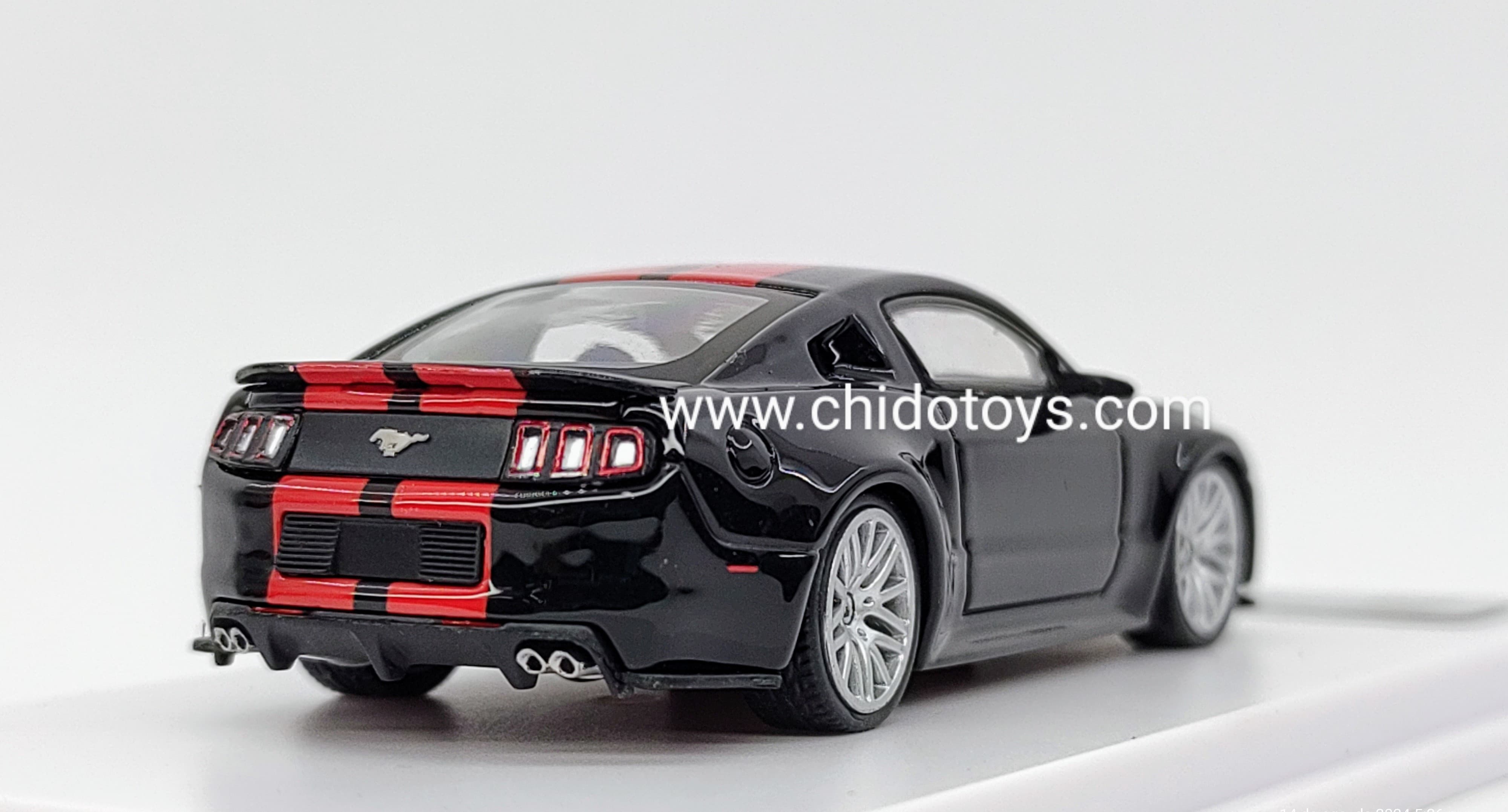 Auto a escala marca DCM, Modelo Mustang GT 2014 - Chido Toys