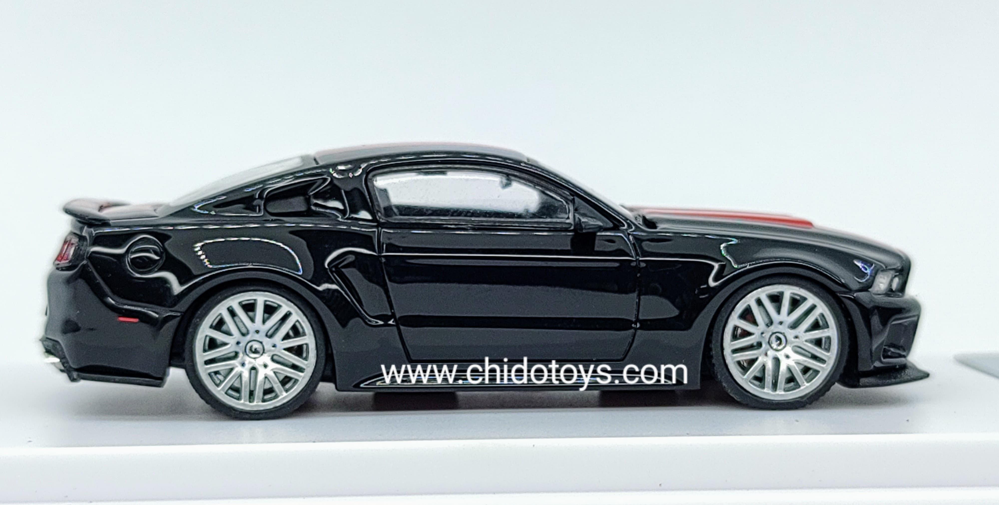 Auto a escala marca DCM, Modelo Mustang GT 2014 - Chido Toys