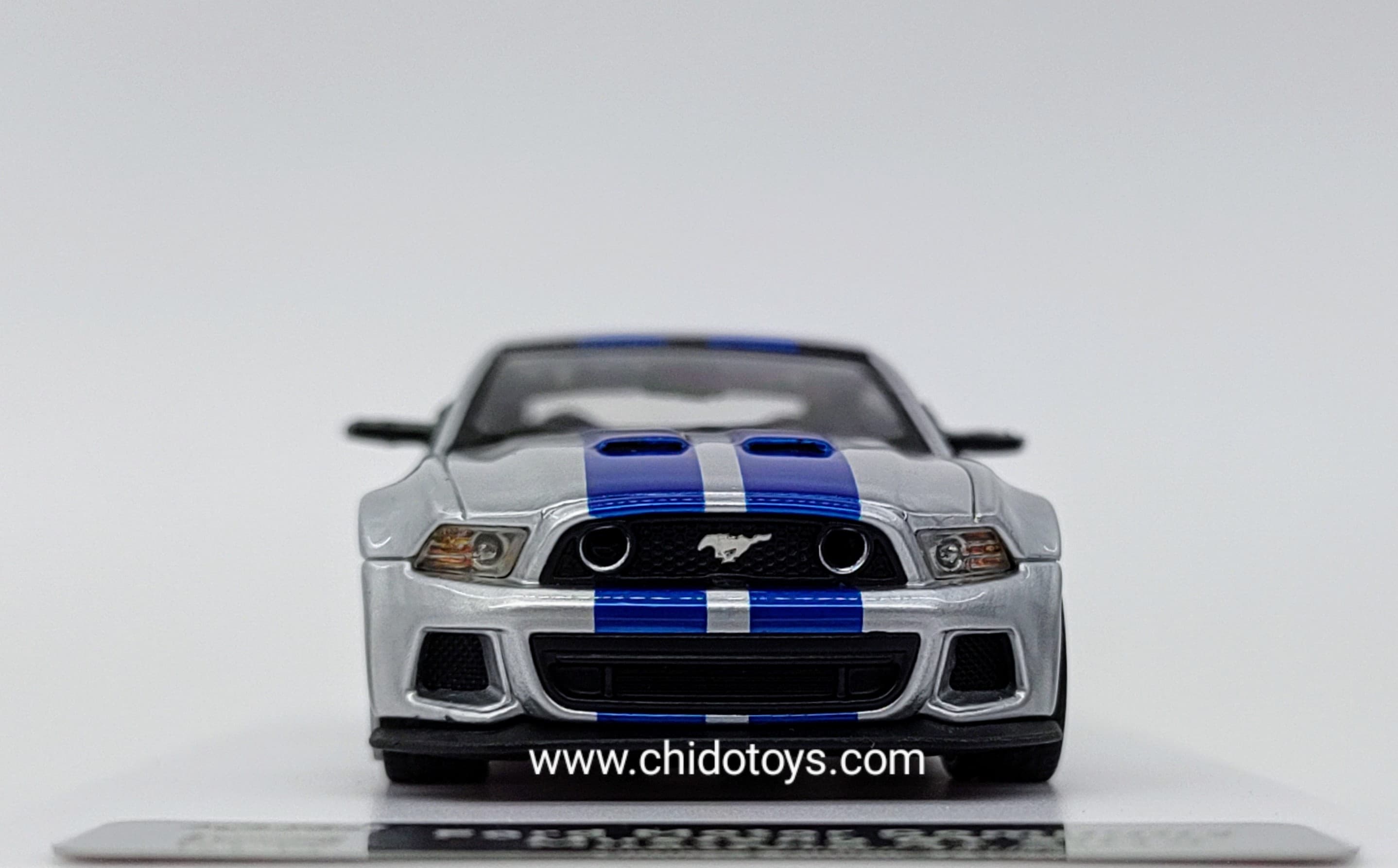 Auto a escala marca DCM, Modelo Mustang GT 2014 - Chido Toys