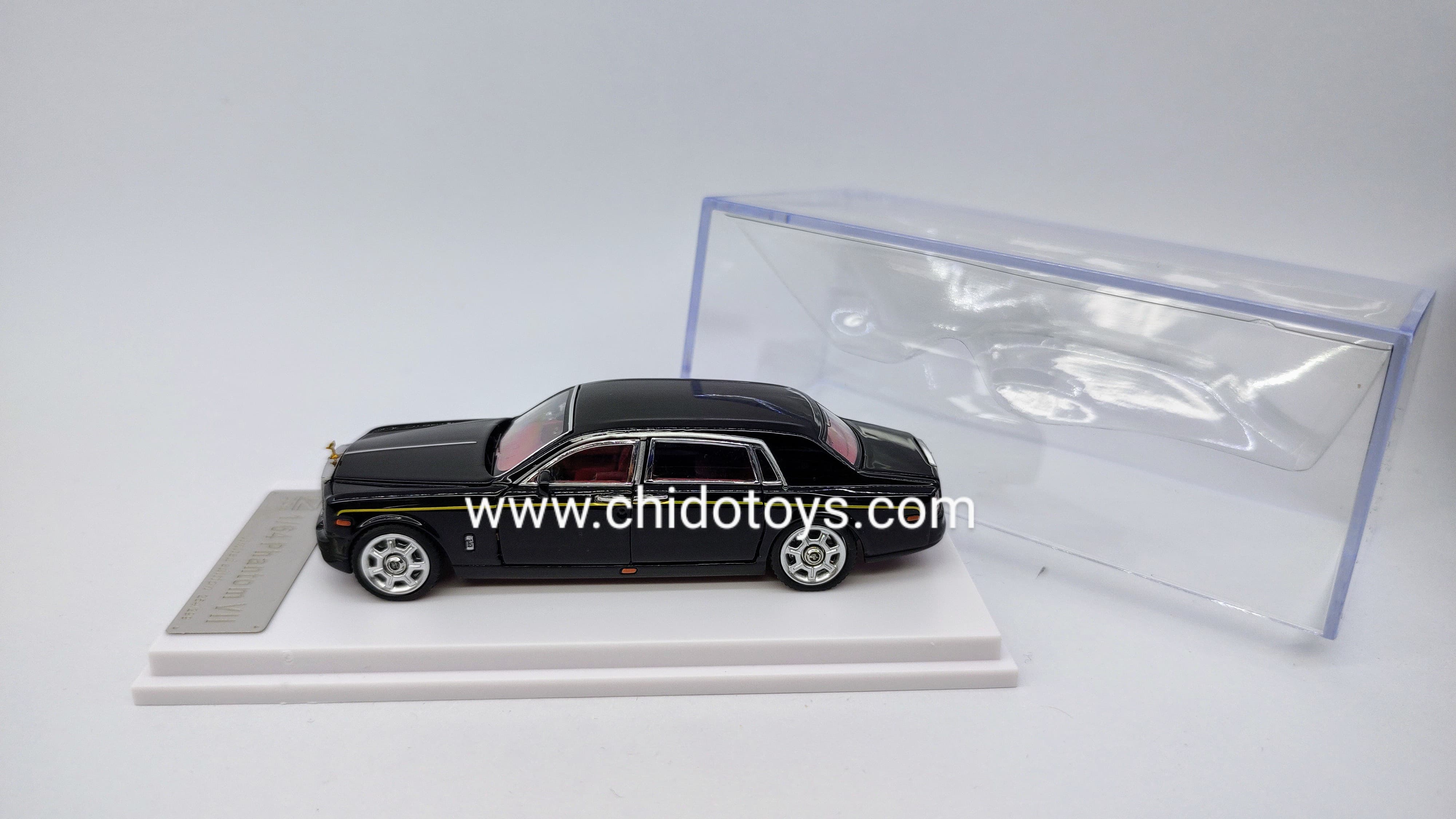 Auto a escala marca DCM, Modelo Rolls - Royce Phantom 7° Generation - Chido Toys