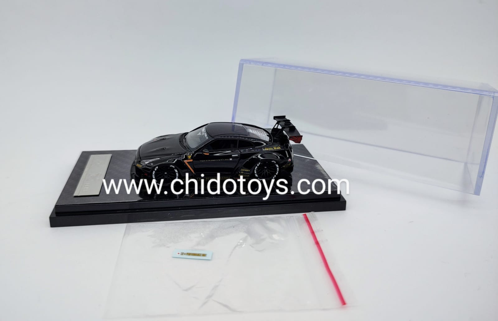 Auto a escala marca Error404, Modelo GT R R - 35 - Chido Toys