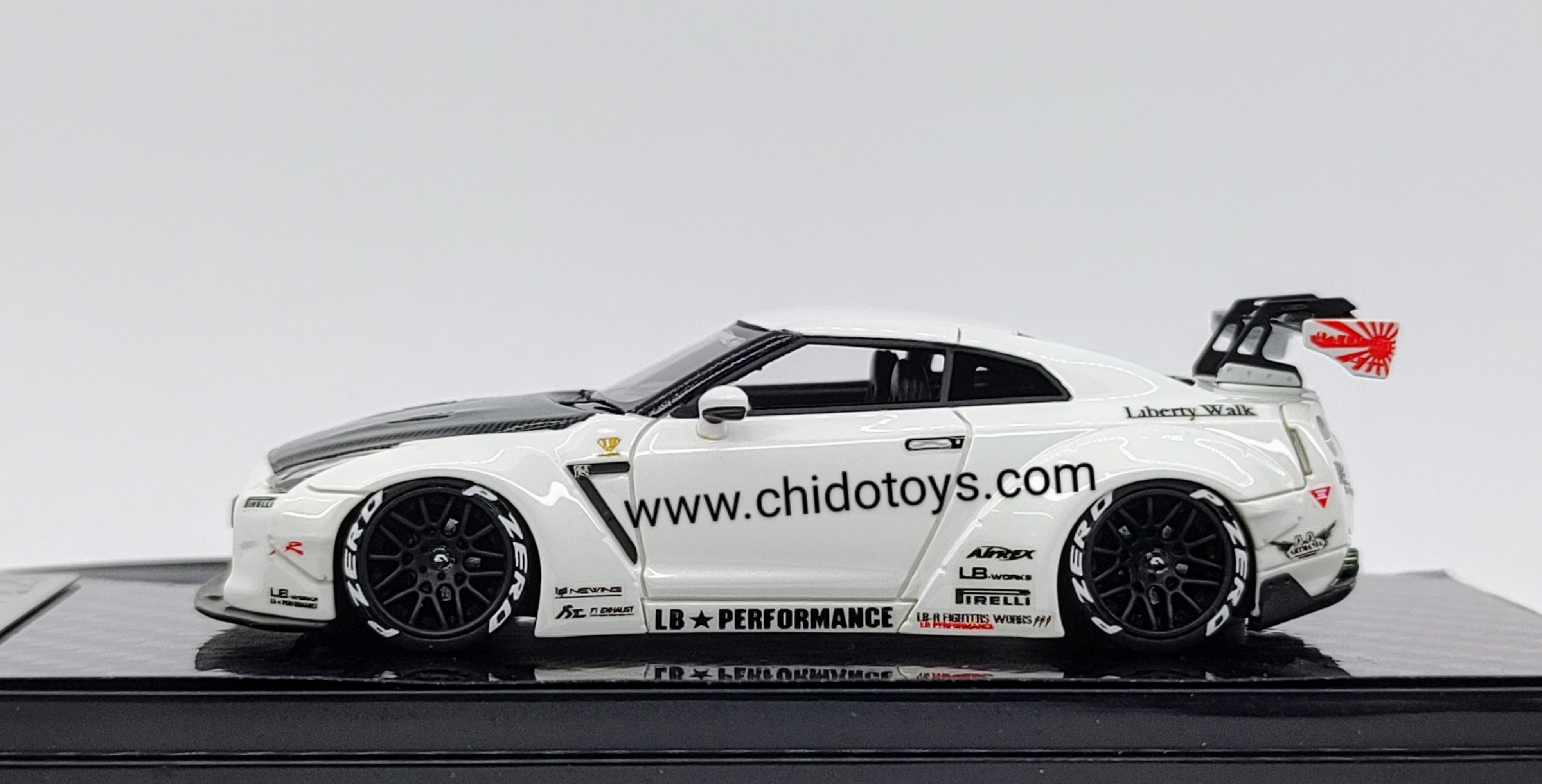 Auto a escala marca Error404, Modelo GTR R35 - Chido Toys