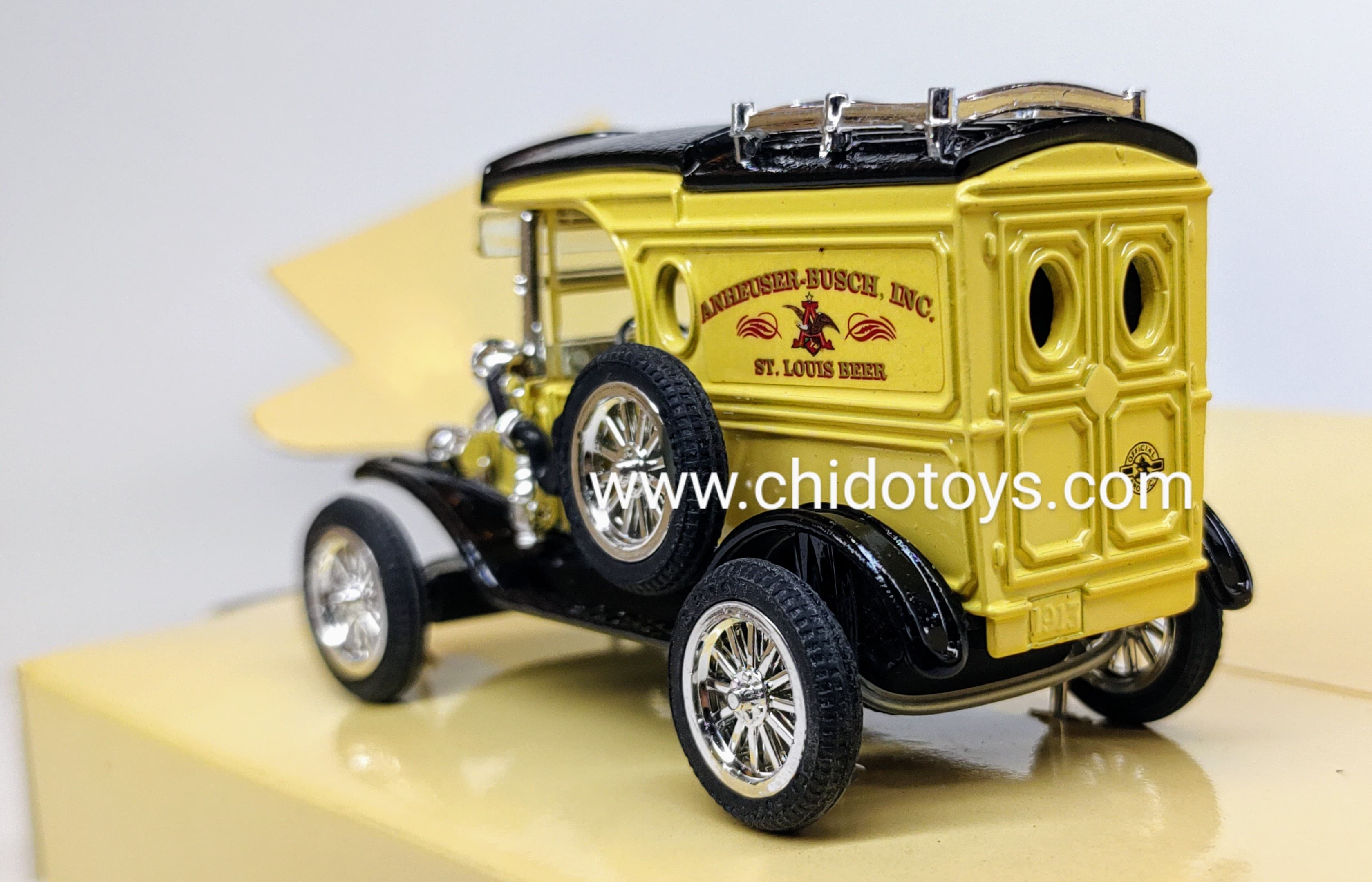 Auto a escala marca ERTL Modelo Ford Modelo "T" 1913 Delivery Van - Chido Toys