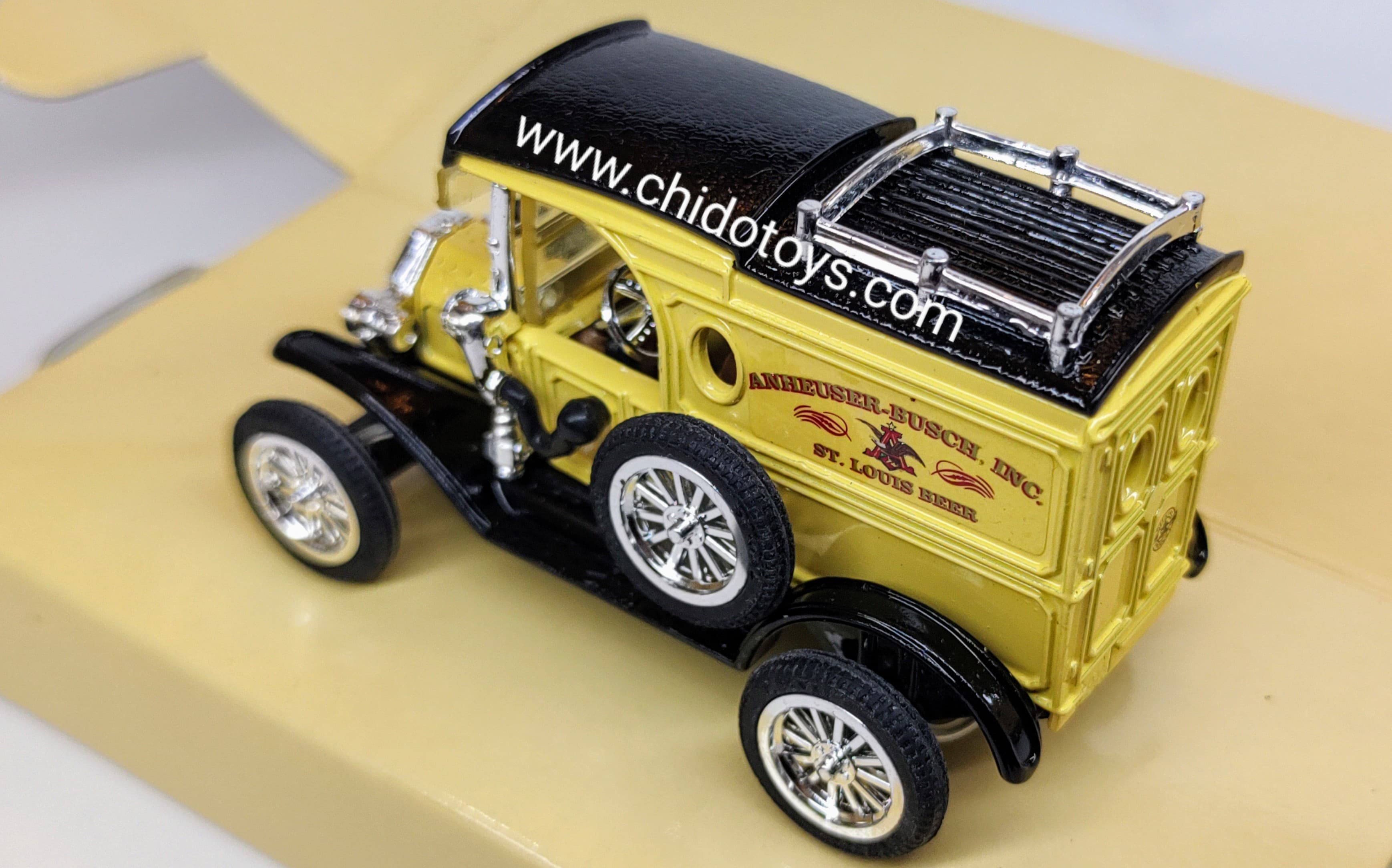 Auto a escala marca ERTL Modelo Ford Modelo "T" 1913 Delivery Van - Chido Toys