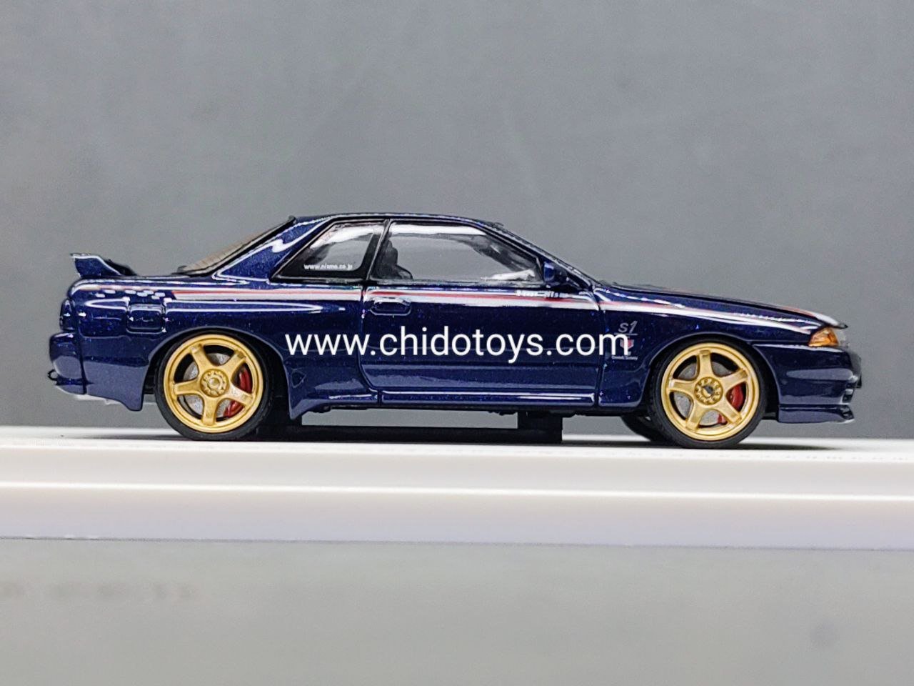Auto a escala marca Focal Horizon R32 Blue con apertura de cofre - Chido Toys