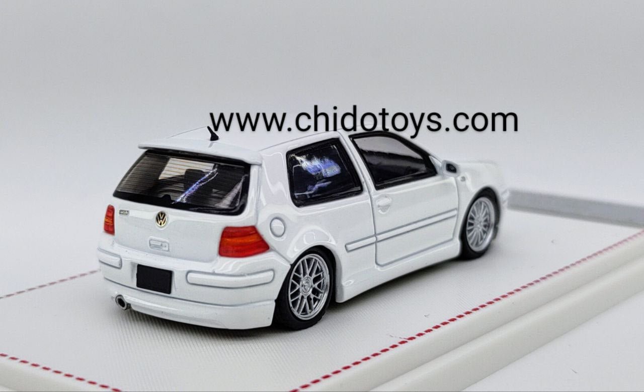 Auto a escala marca Focal, Modelo VW Golf GTI Mk4 - Chido Toys
