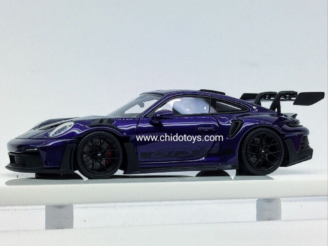 Auto a escala marca Fuelme Model Neo, Modelo 911 GT3 RS Amethyst - Chido Toys