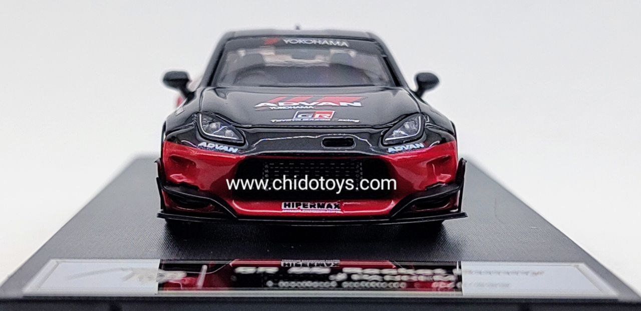 Auto a escala marca Fuji Modelo GR 86 Rocket Bunny Advan - Chido Toys