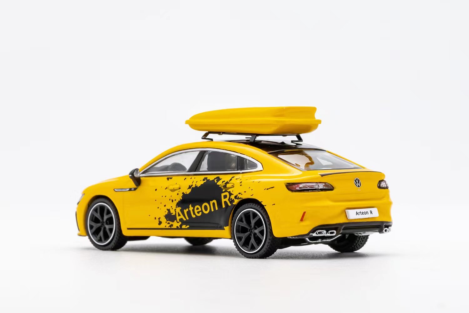 Auto a escala marca GCD escala 1/64 modelo Volkswagen Arteon - Chido Toys