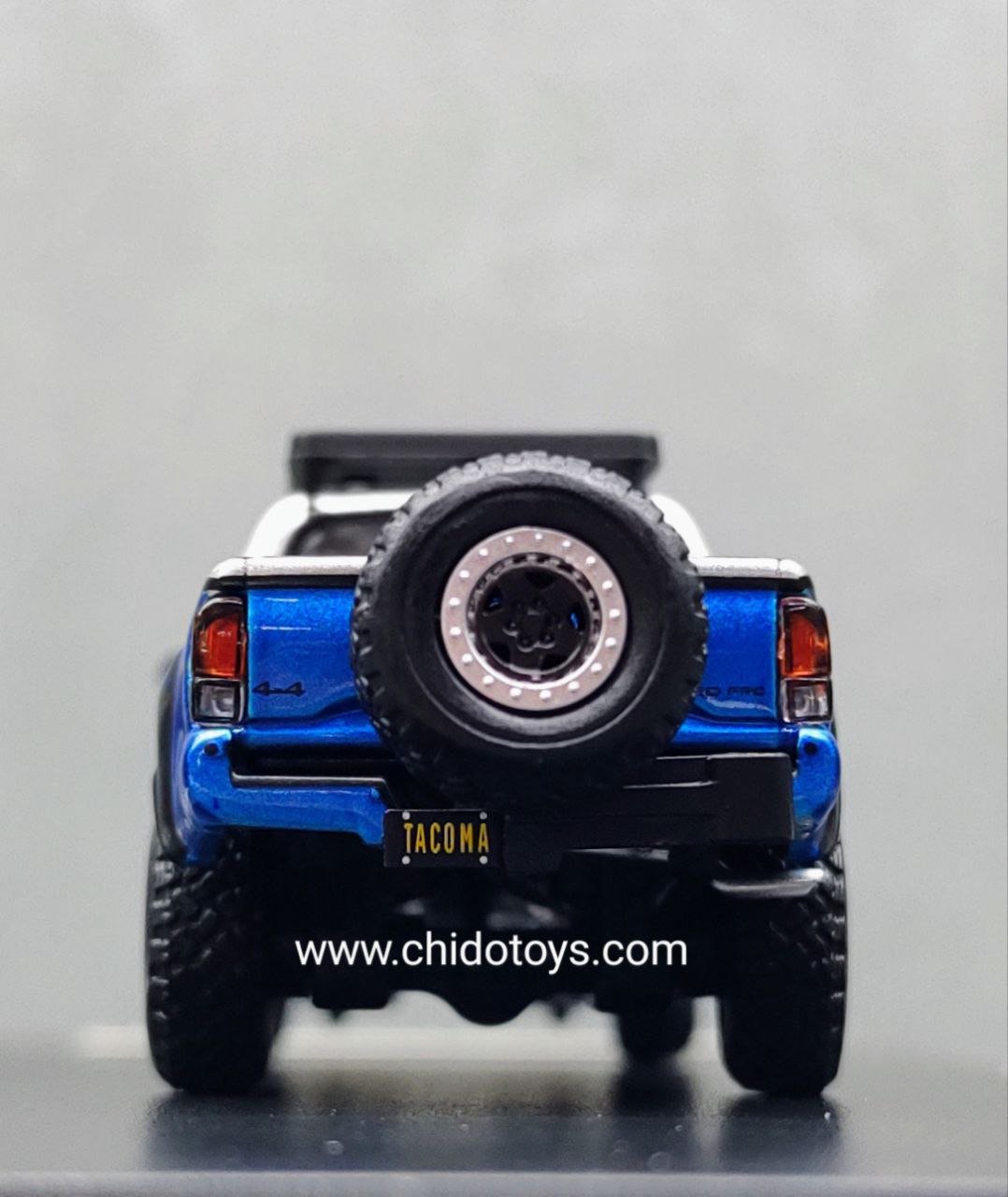 Auto a escala marca GCD, Modelo Toyota Tacoma - Chido Toys