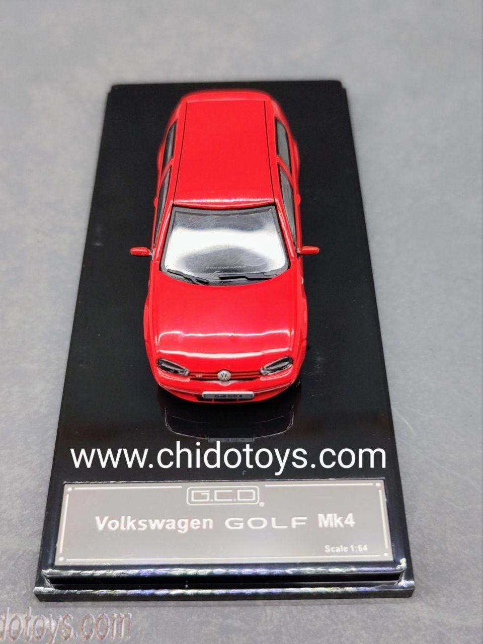 Auto a escala marca GCD, Modelo Volkswagen Golf GTI MK4 - Chido Toys