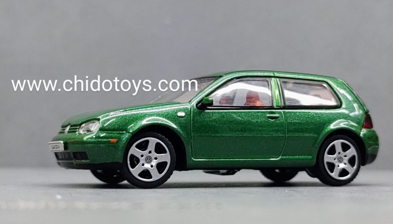 Auto a escala marca GCD, Modelo Volkswagen Golf GTI MK4 - Chido Toys