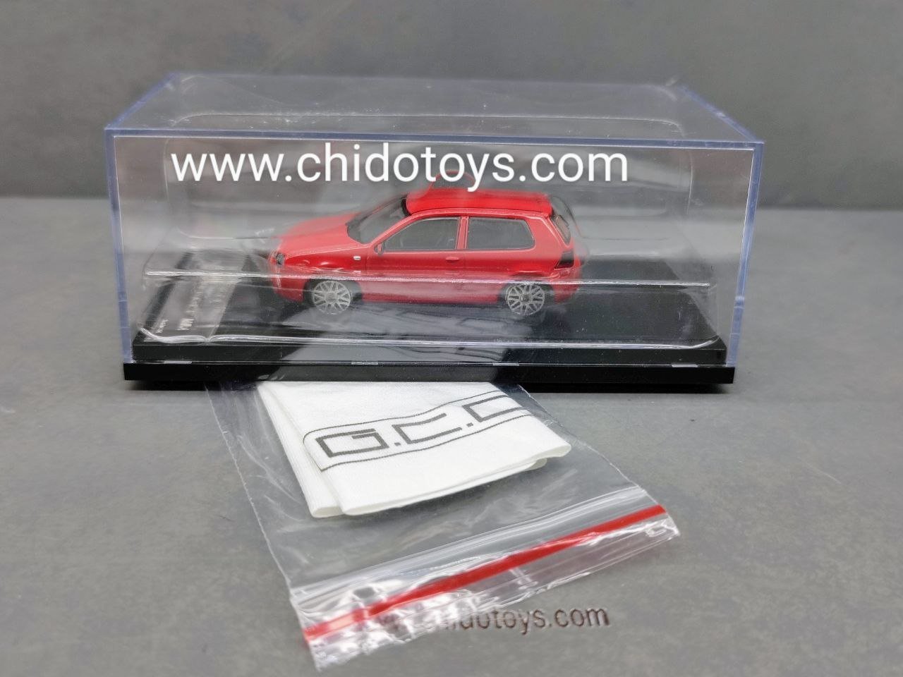 Auto a escala marca GCD, Modelo Volkswagen Golf GTI MK4 - Chido Toys