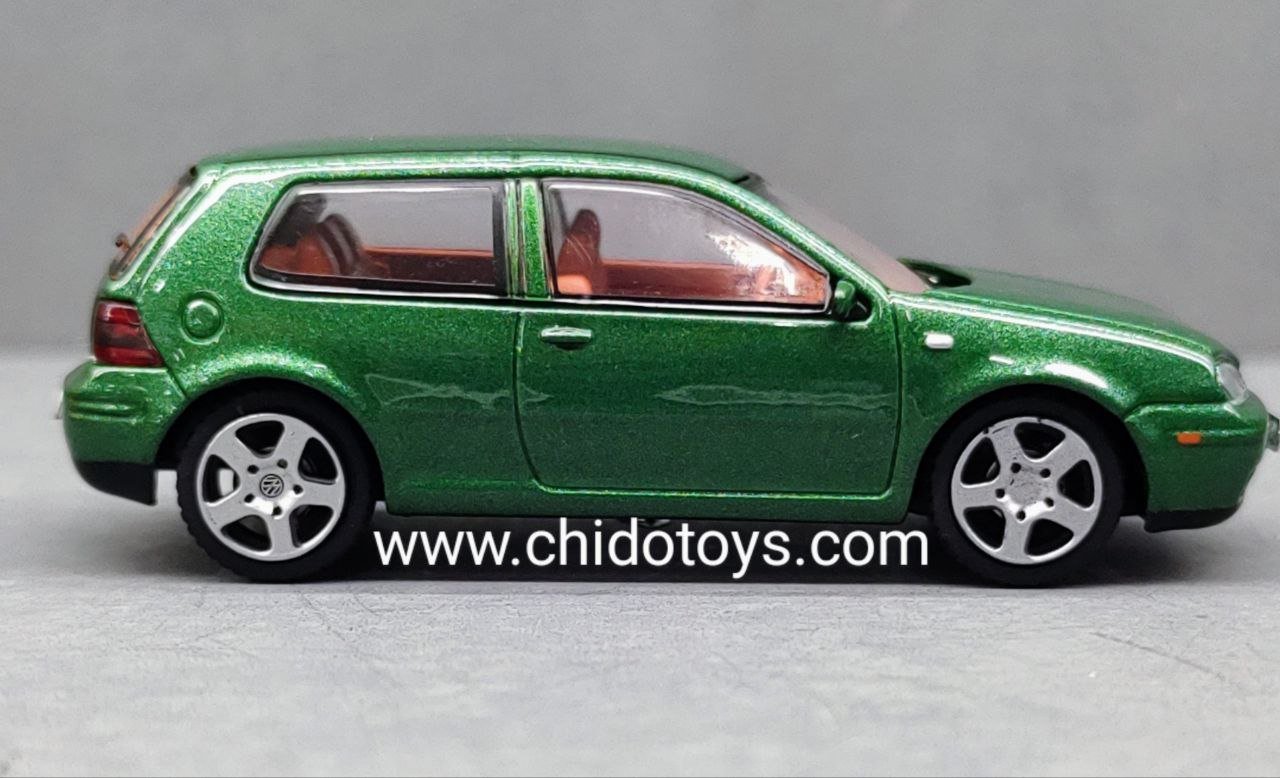 Auto a escala marca GCD, Modelo Volkswagen Golf GTI MK4 - Chido Toys