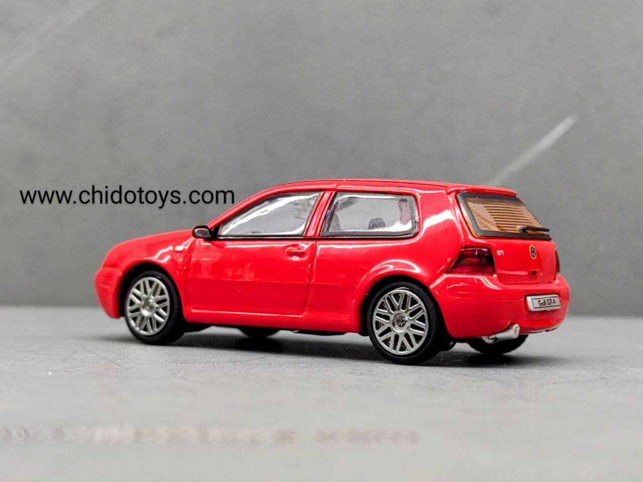 Auto a escala marca GCD, Modelo Volkswagen Golf GTI MK4 - Chido Toys