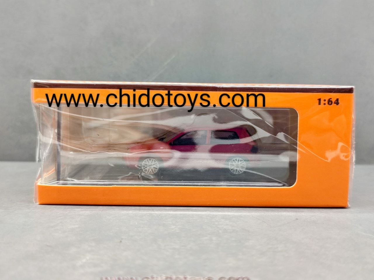 Auto a escala marca GCD, Modelo Volkswagen Golf GTI MK4 - Chido Toys