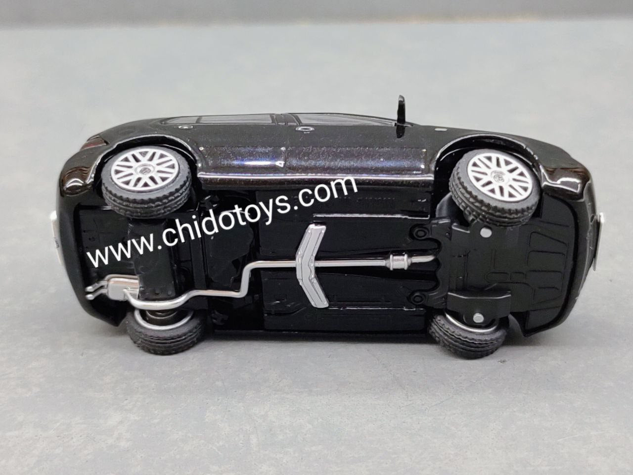 Auto a escala marca GCD, Modelo Volkswagen Golf MK4 - Chido Toys