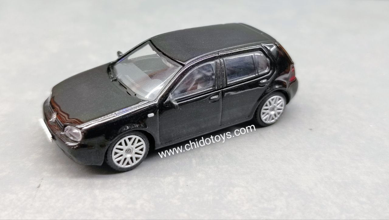 Auto a escala marca GCD, Modelo Volkswagen Golf MK4 - Chido Toys