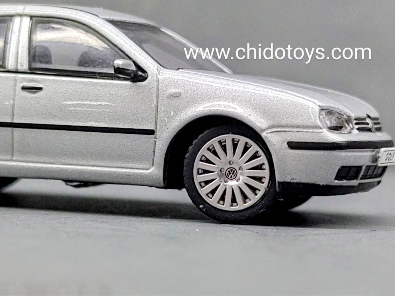 Auto a escala marca GCD, Modelo Volkswagen Golf MK4 - Chido Toys