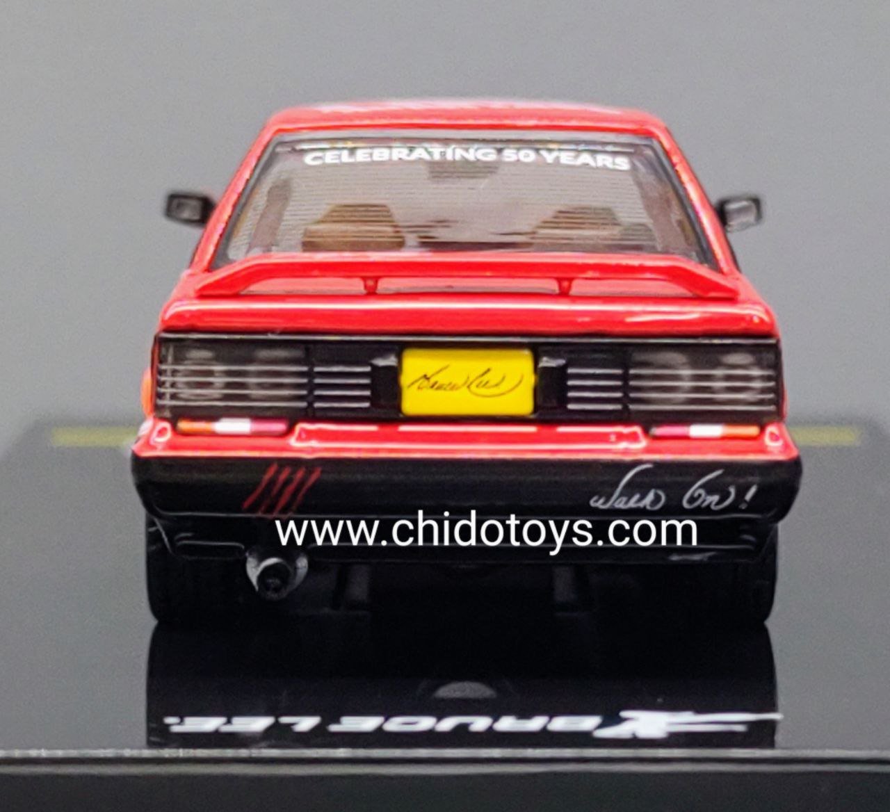 Auto a escala marca Inno64, GT - R R31 conmemorativo Bruce Lee - Chido Toys