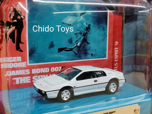 Auto a escala marca Johnny Ligftning, modelo Diorama 007 Lotus Espirit 1976, edad 6+, color blanco - Chido Toys