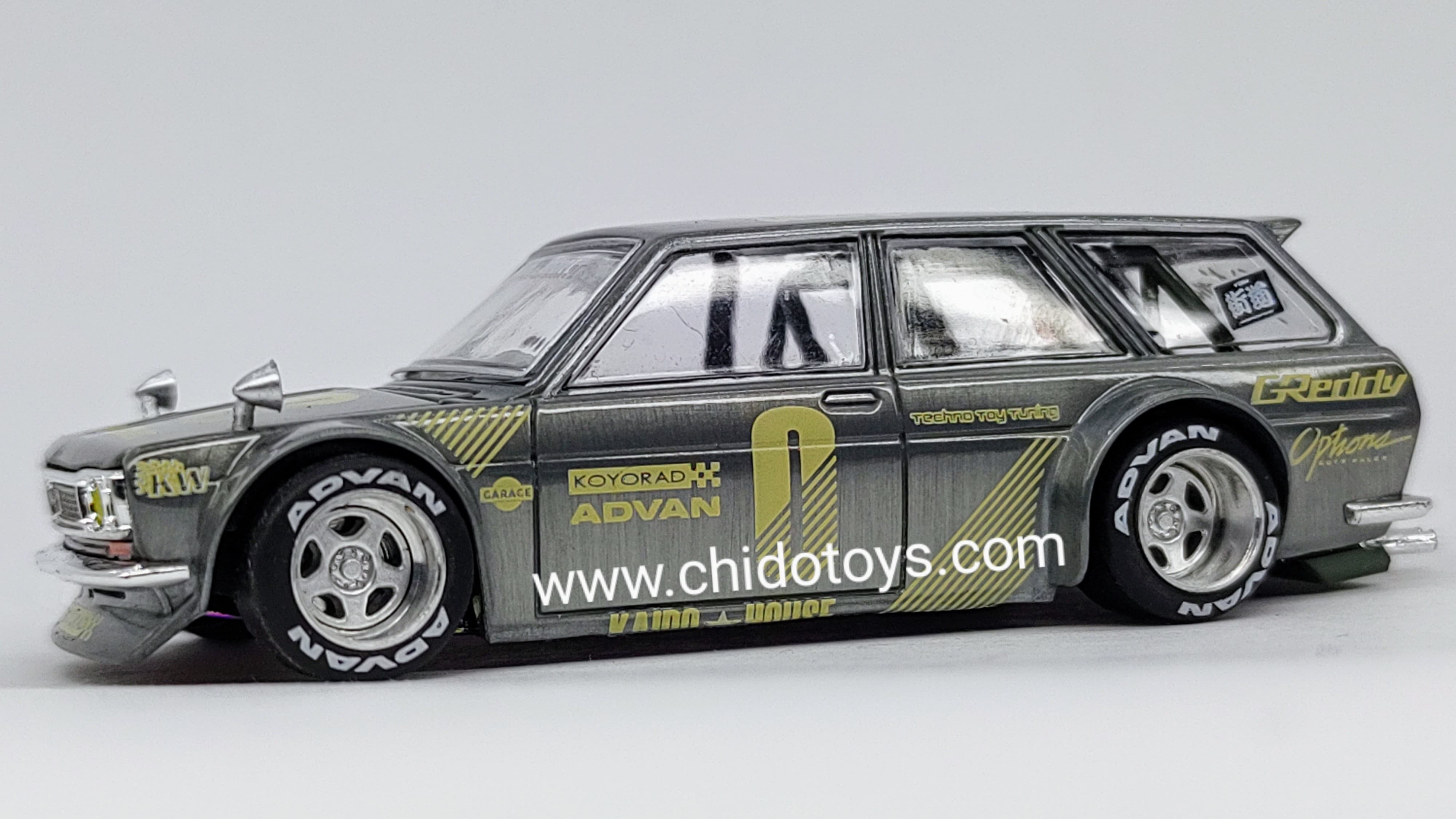 Auto a escala marca Kaido House, CHASE Datsun Wagon #010 - Chido Toys