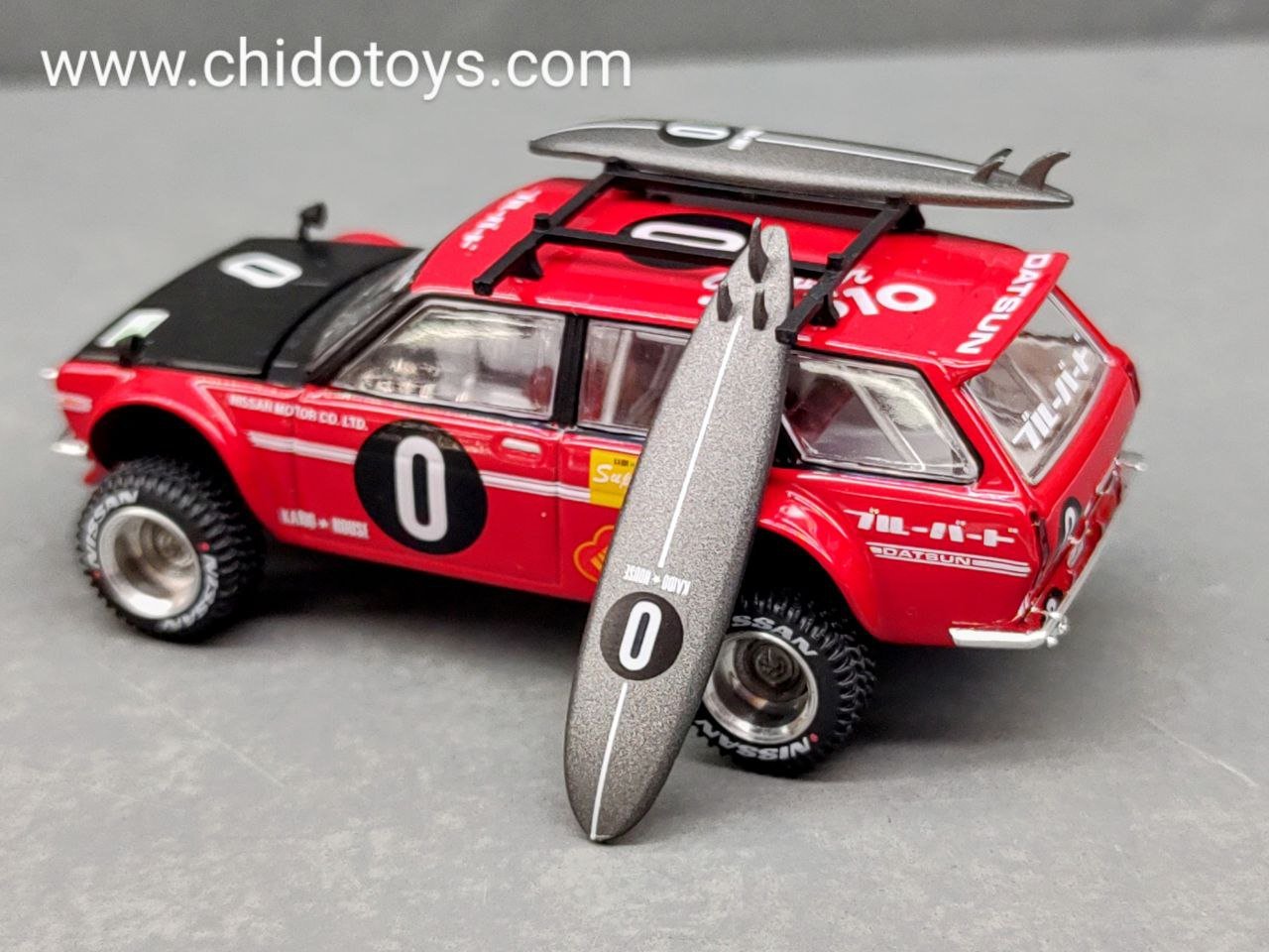 Auto a escala marca Kaido House & Mini GT, Modelo Wagon 510, Surf Safari RS V2 - Chido Toys
