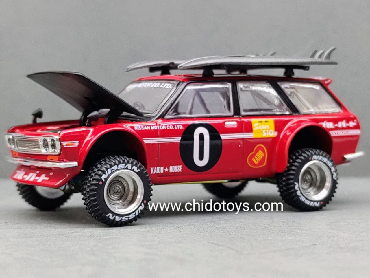 Auto a escala marca Kaido House & Mini GT, Modelo Wagon 510, Surf Safari RS V2 - Chido Toys