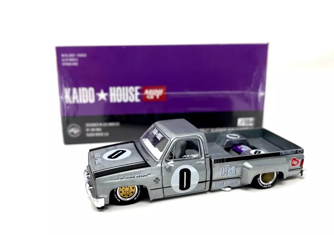 Auto a escala marca Kaido House, Modelo CHASE Chevrolet Silverado Dually KAIDO V1 - Chido Toys