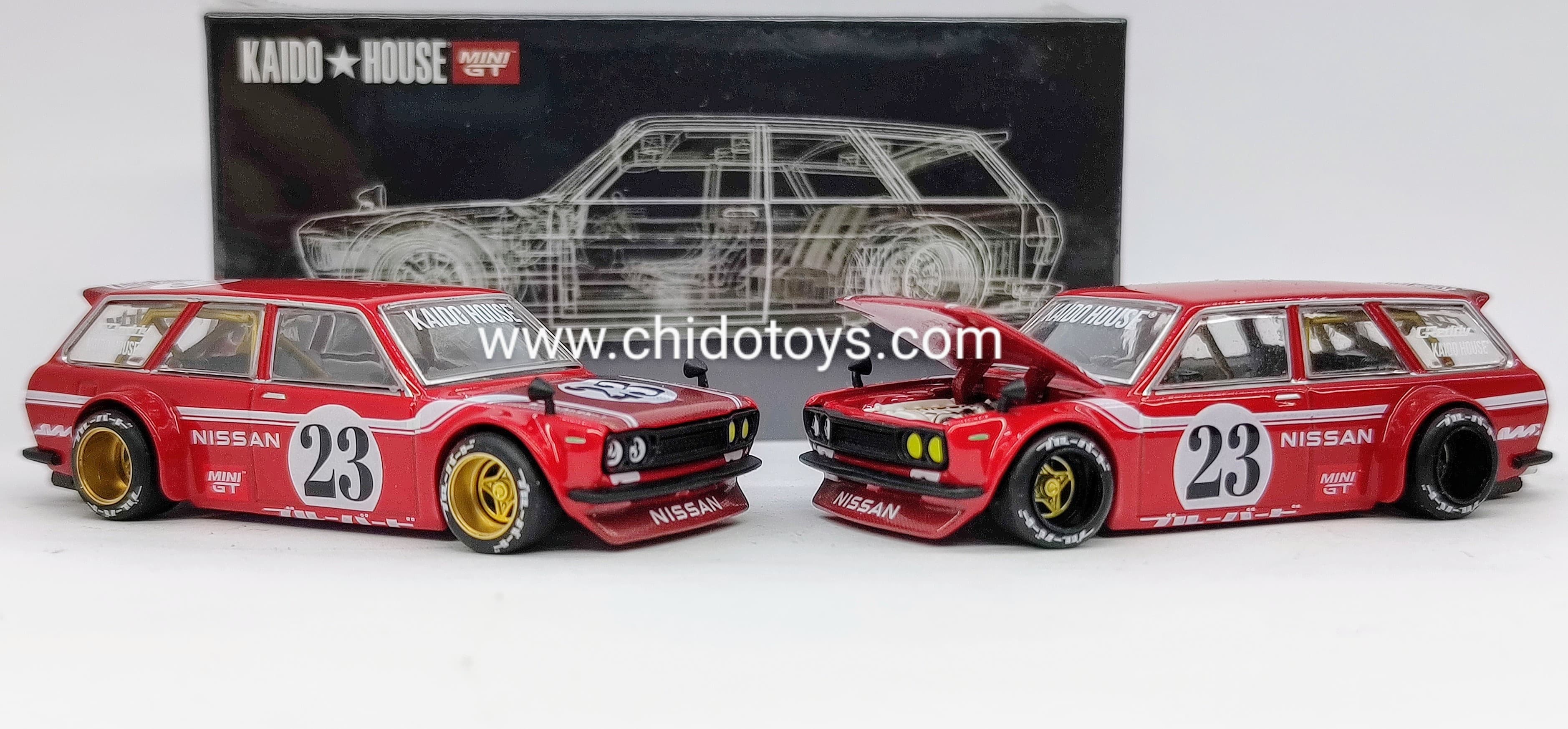 Auto a escala marca Kaido House, Modelo Chase Nissan Datsun Wagon Carbon Fiber V2 - Chido Toys