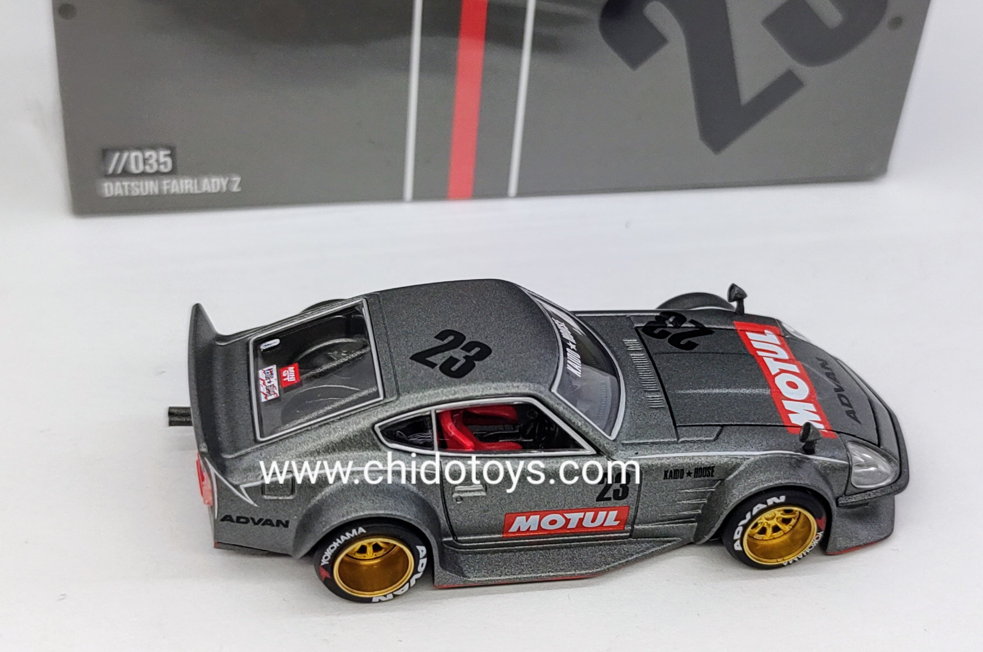 Auto a escala marca Kaido House, Modelo Chase Nissan Fairlady Z - Chido Toys