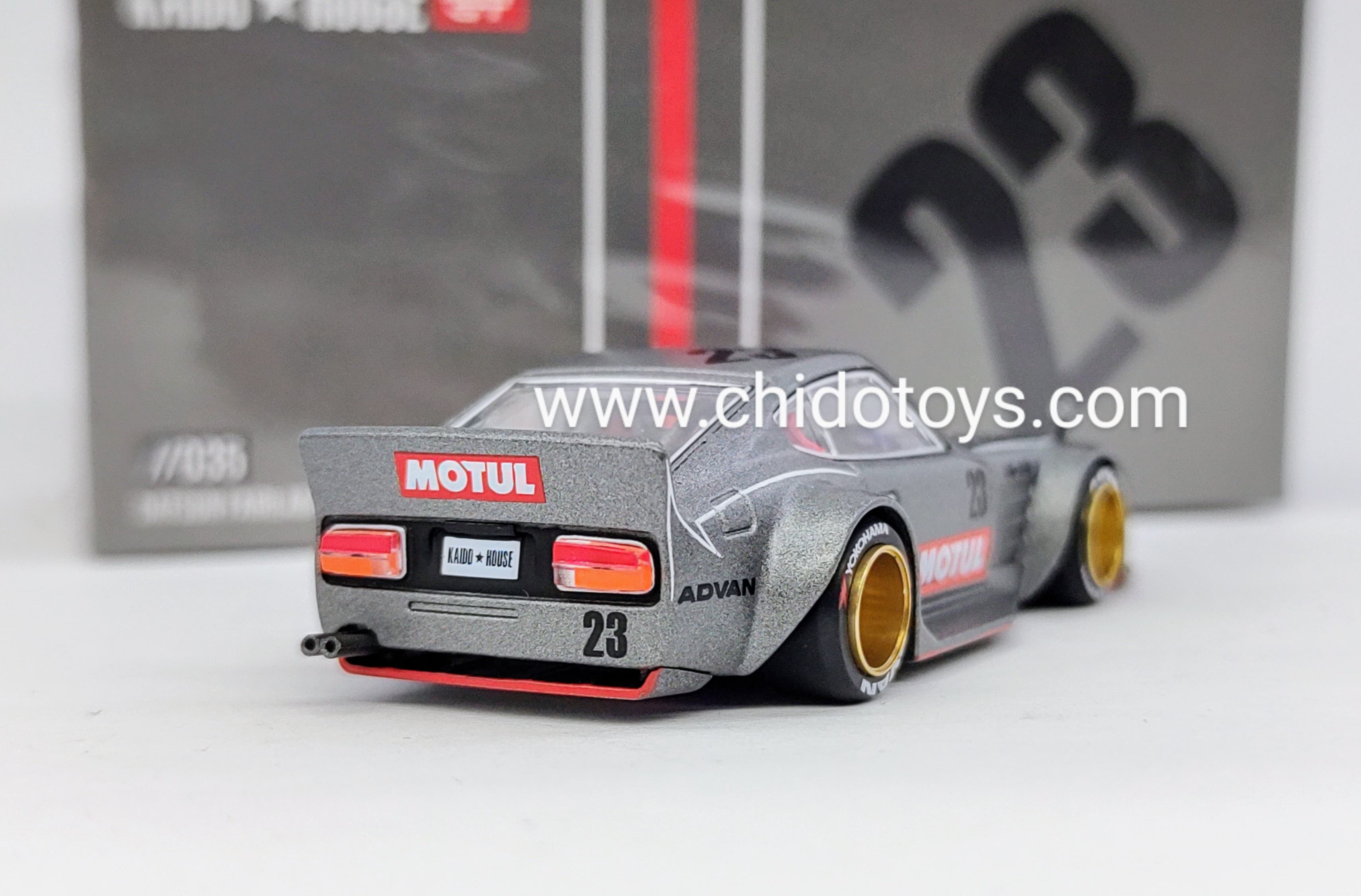 Auto a escala marca Kaido House, Modelo Chase Nissan Fairlady Z - Chido Toys