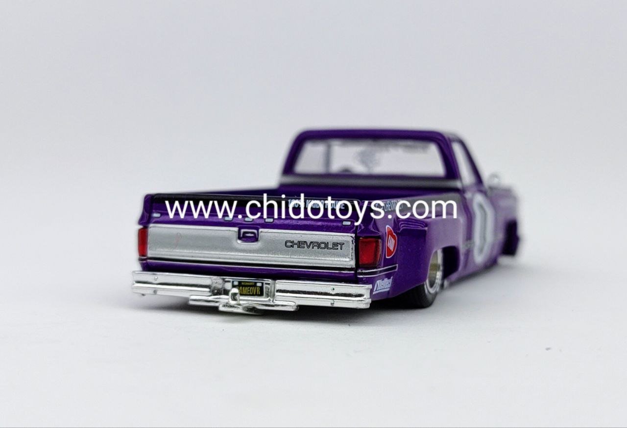 Auto a escala marca Kaido House, Modelo Chevrolet Silverado Dually KAIDO V1 - Chido Toys