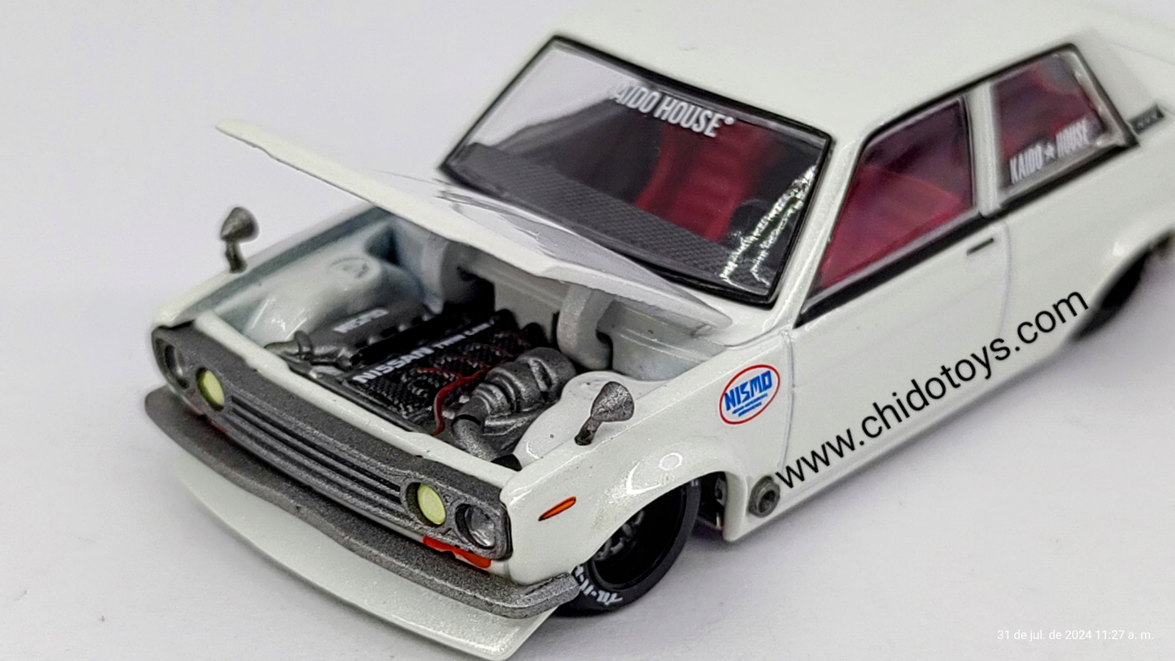 Auto a escala marca Kaido House Modelo Datsun 510 Street Nismo V2 - Chido Toys