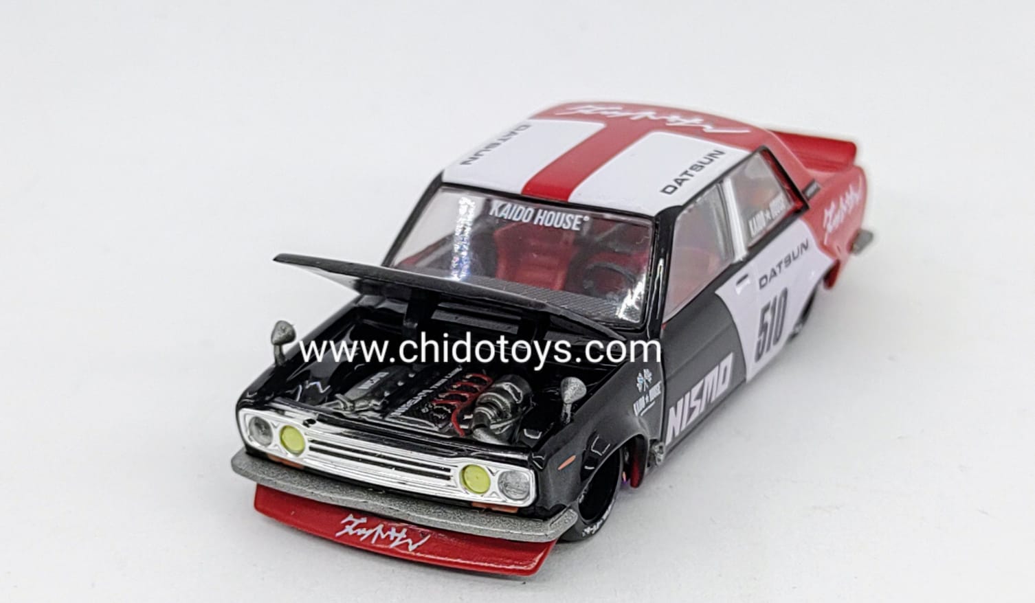 Auto a escala marca Kaido House, Modelo Datsun Street 510 Racing V1 - Chido Toys