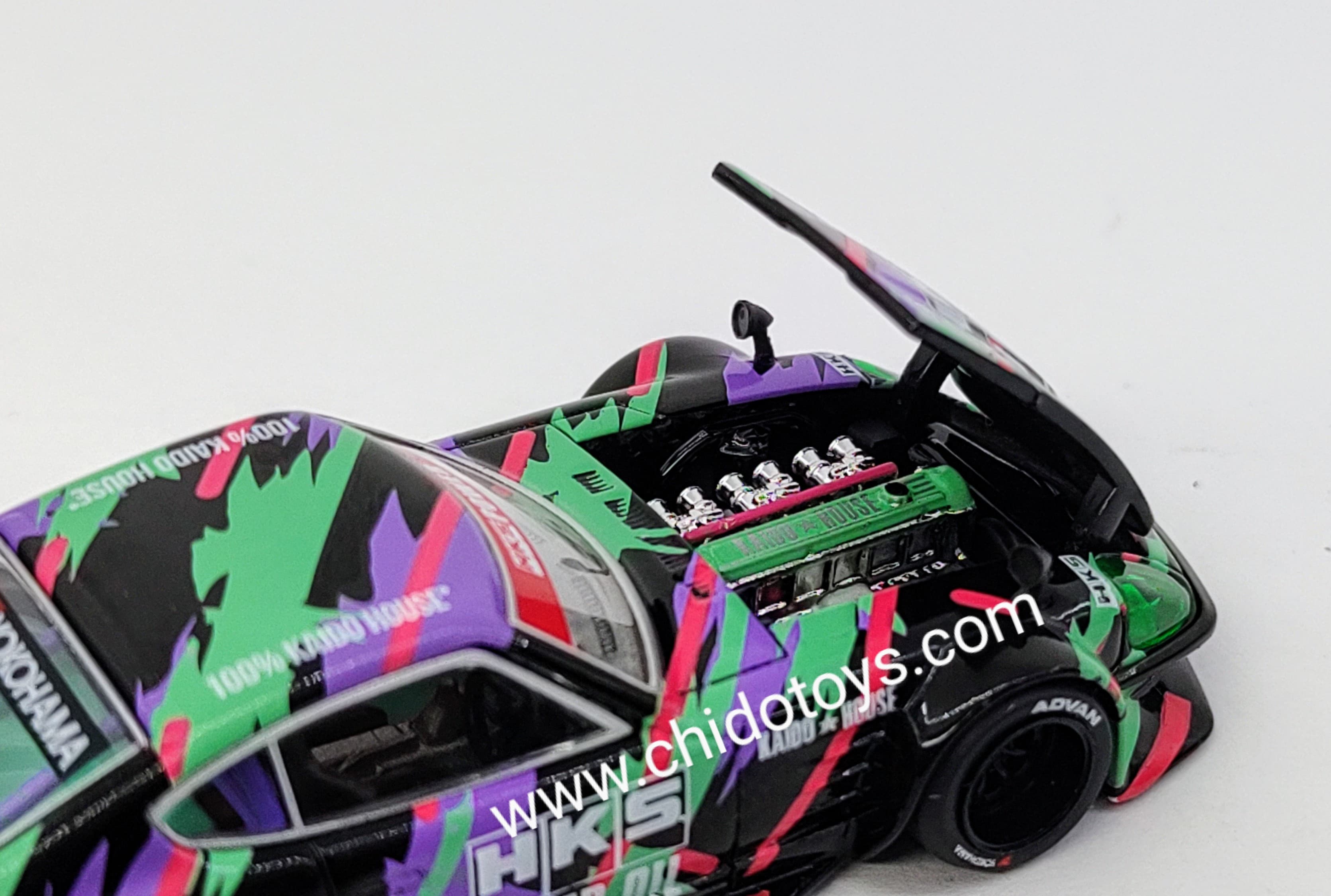 Auto a escala marca Kaido House, Modelo Nissan Fairlady Z HKS - Chido Toys