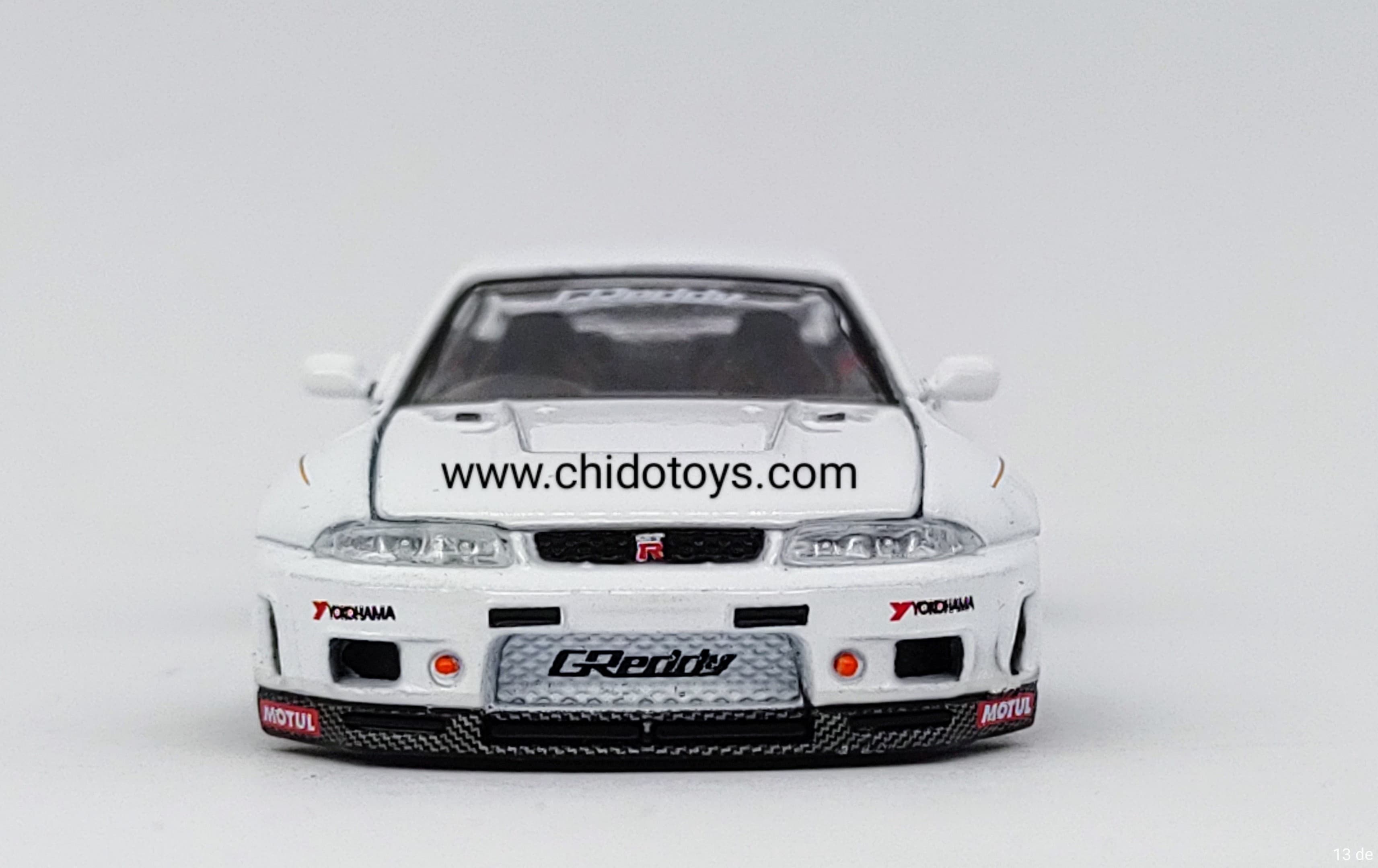 Auto a escala Marca Kaido House, Modelo Nissan Skyline GTR R33 - Chido Toys