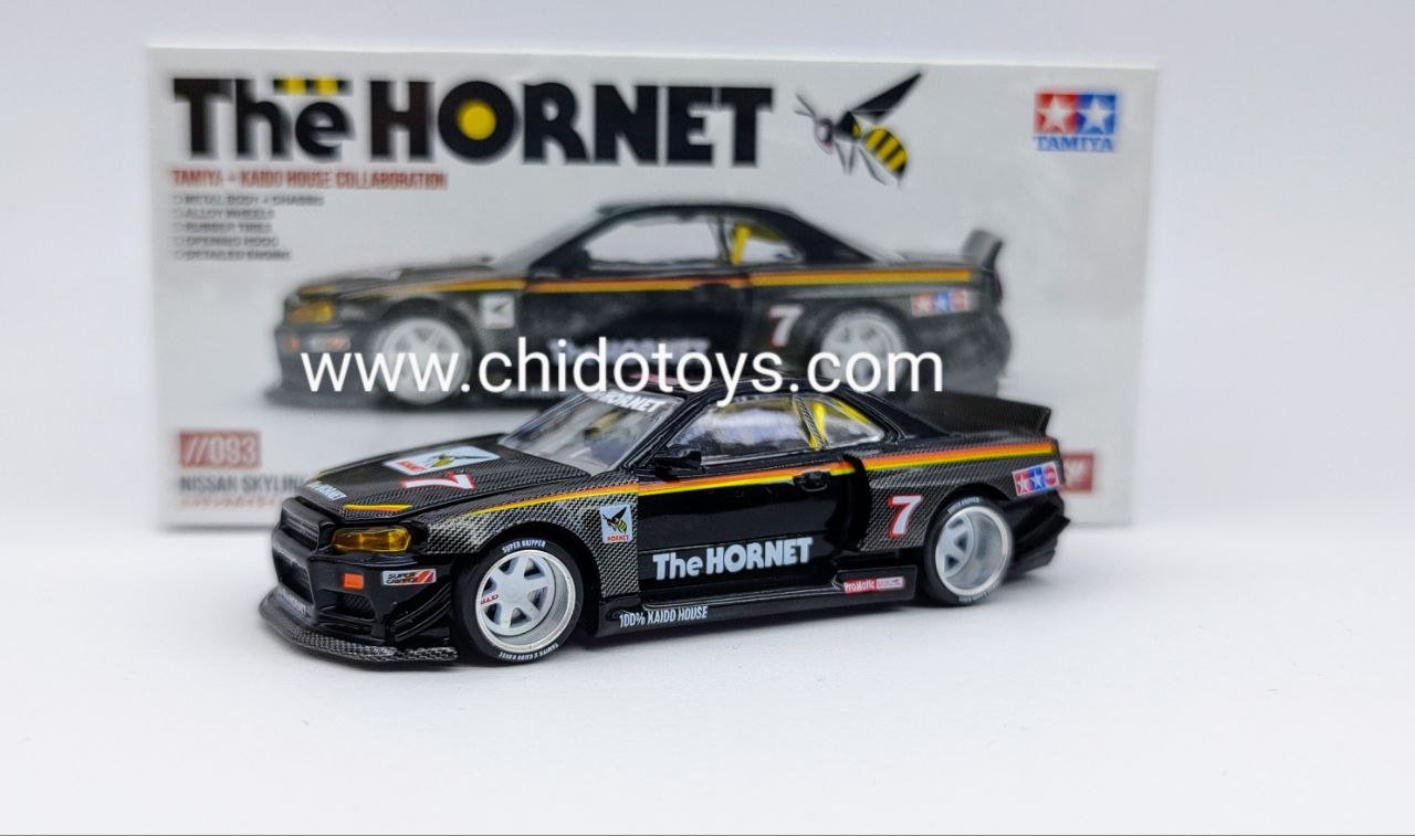 Auto a escala marca Kaido House & Tamiya, Modelo Skyline GT - R R34 "The Hornet" - Chido Toys