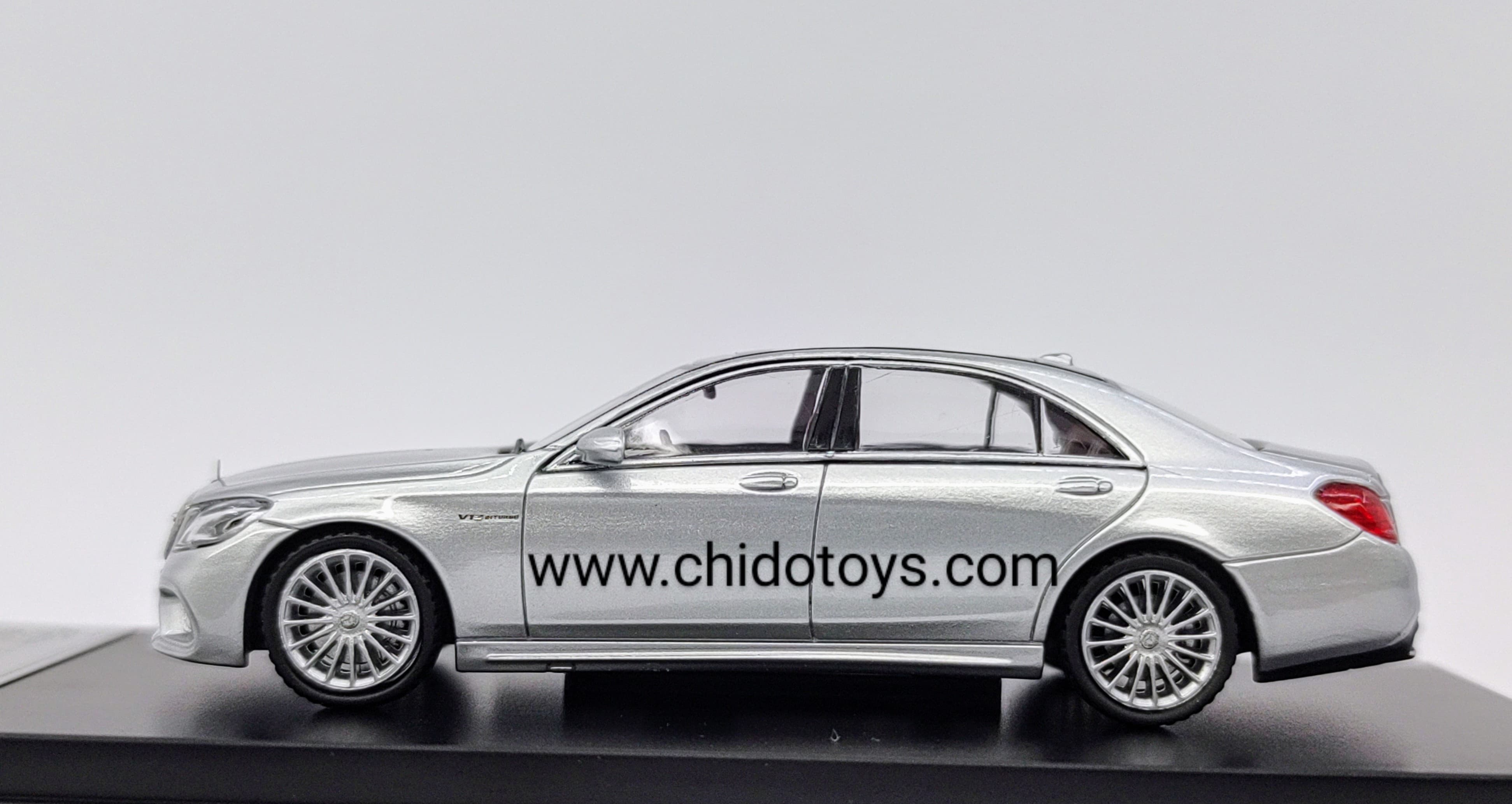 Auto a escala marca King Model, Modelo Mercedes Benz S65W222 - Chido Toys