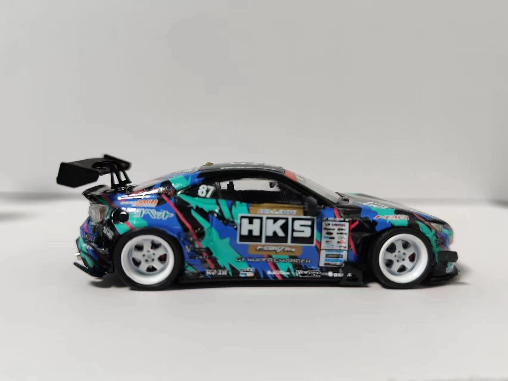 Auto a escala marca LF Model, Toyota 86 HKS - Chido Toys