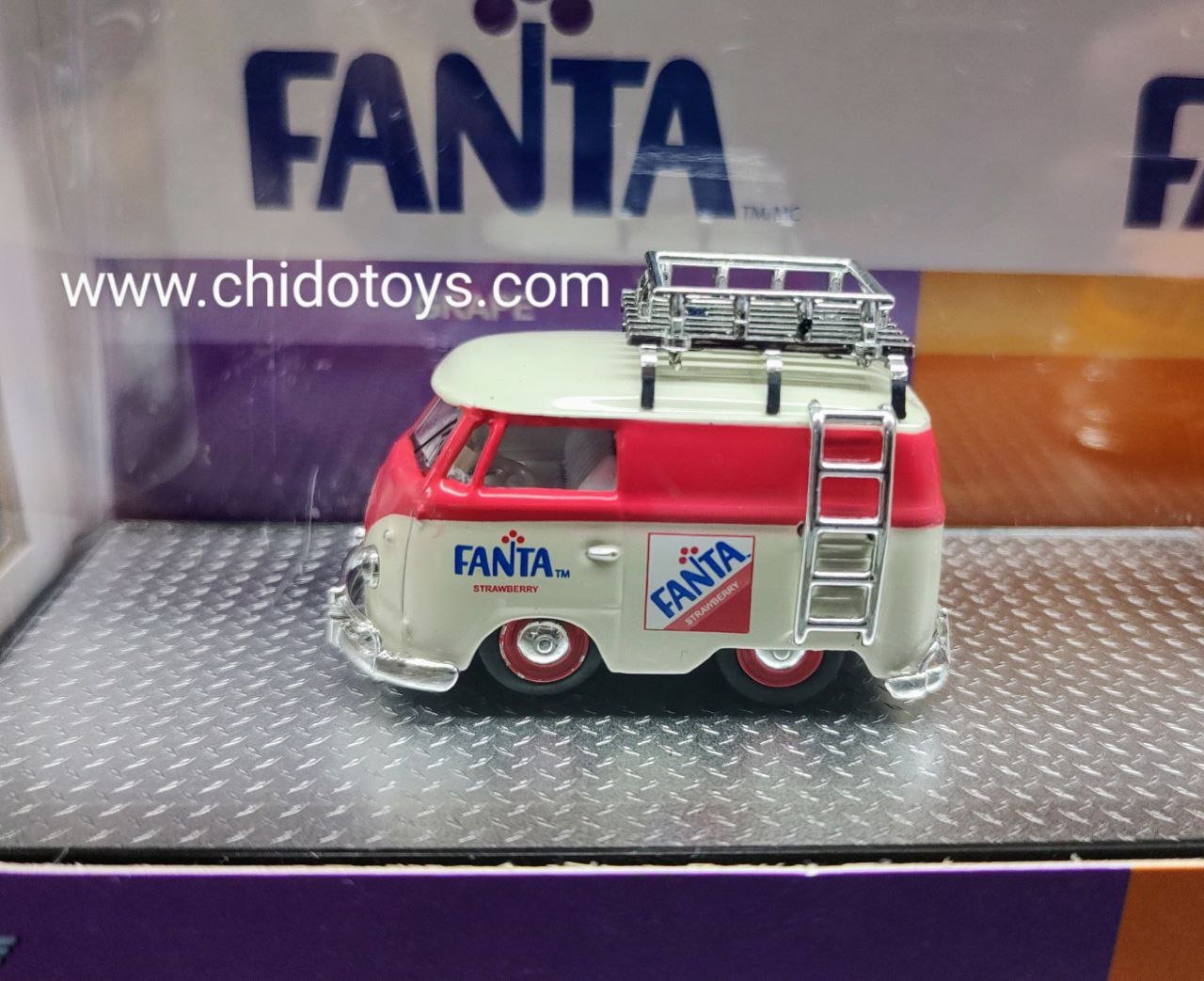 Auto a escala marca M2 Machines, SET FANTA - Chido Toys