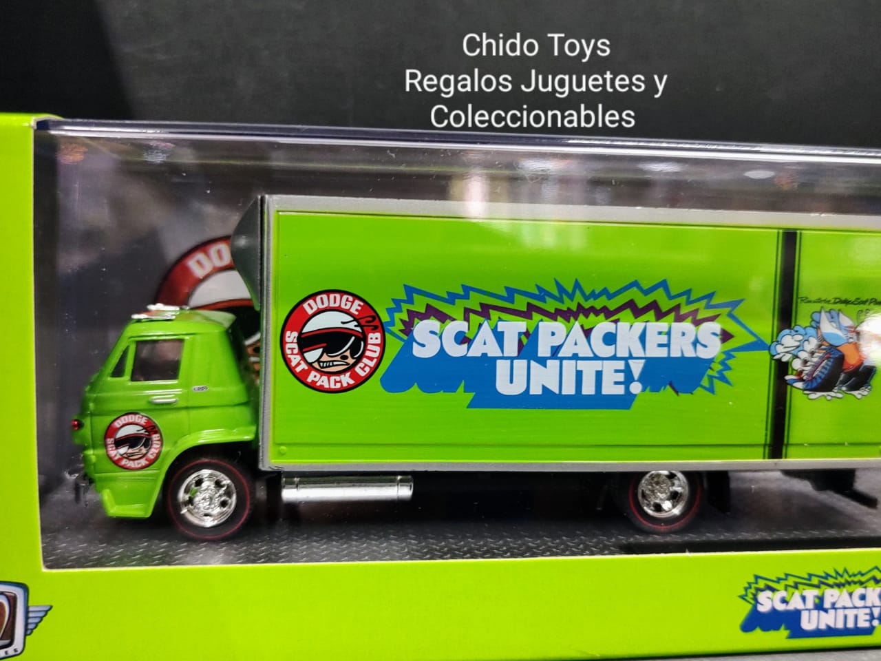 Auto a escala marca M2, modelo ScatPackers Unite, edad 8+ - Chido Toys