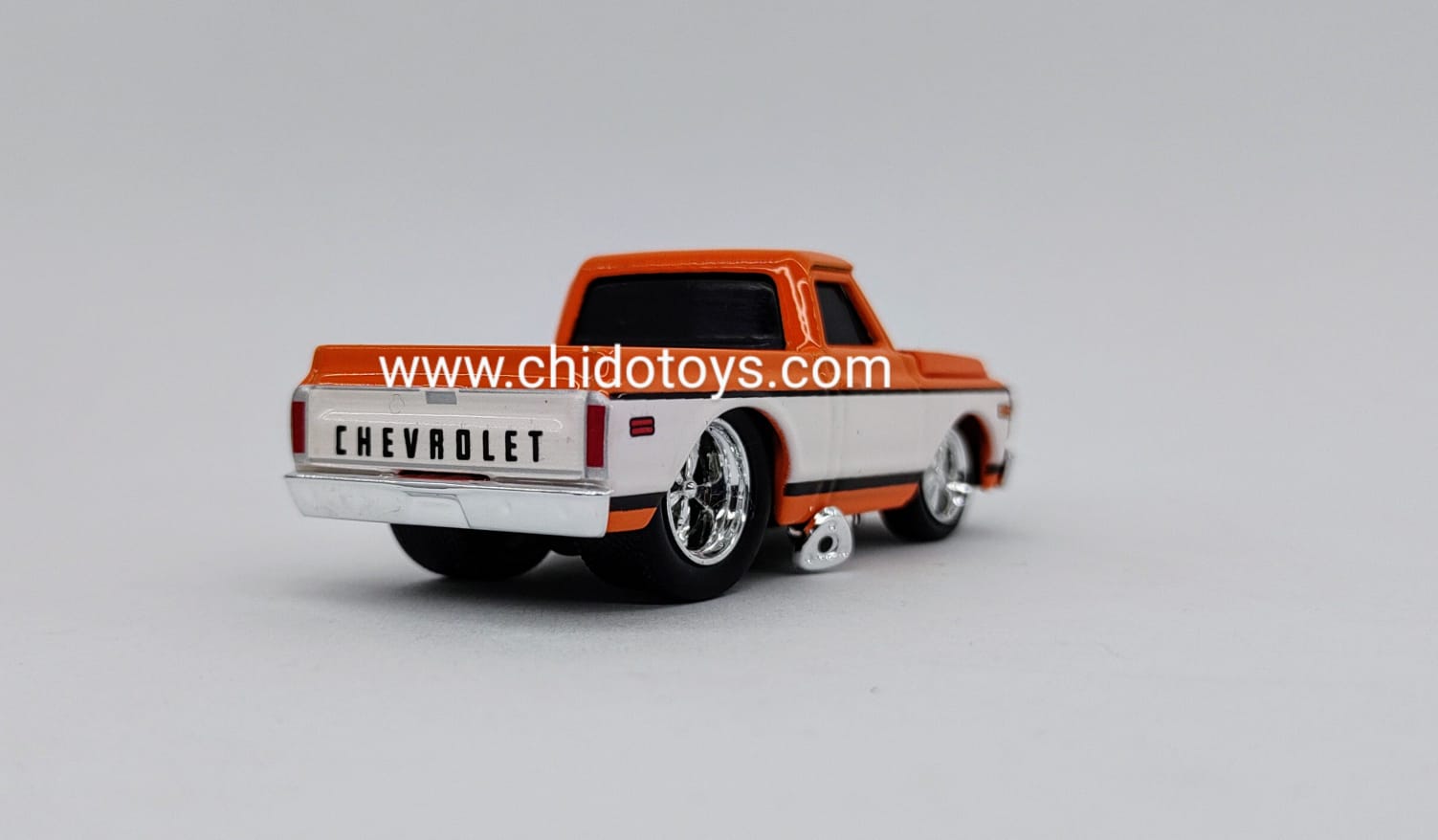 Auto a escala marca Maisto "Muscle Machines", Modelo Chevrolet C10 Pickup 1972 - Chido Toys