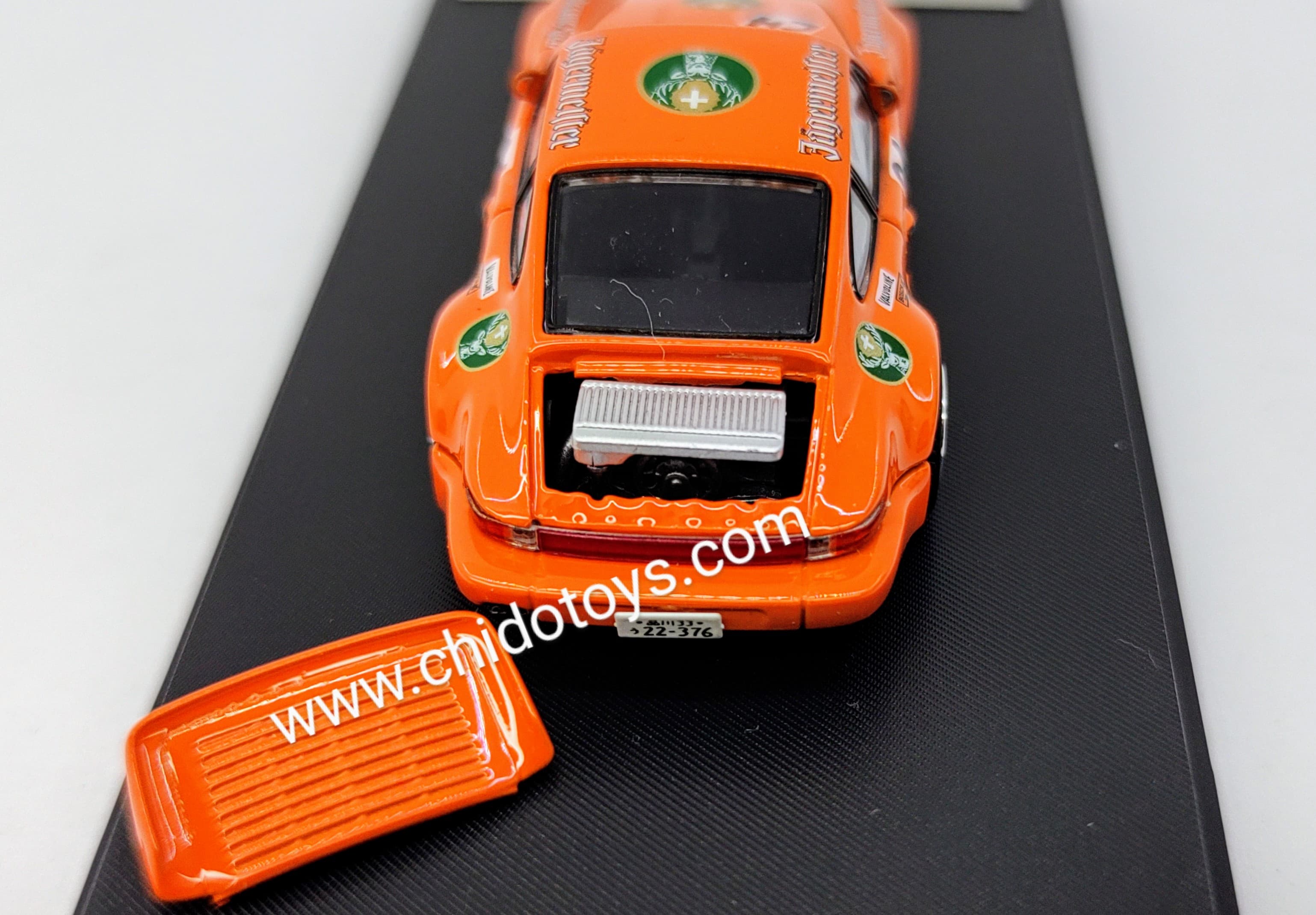 Auto a escala marca Máster, Modelo 911 (930) Turbo, Jagermeister livery - Chido Toys