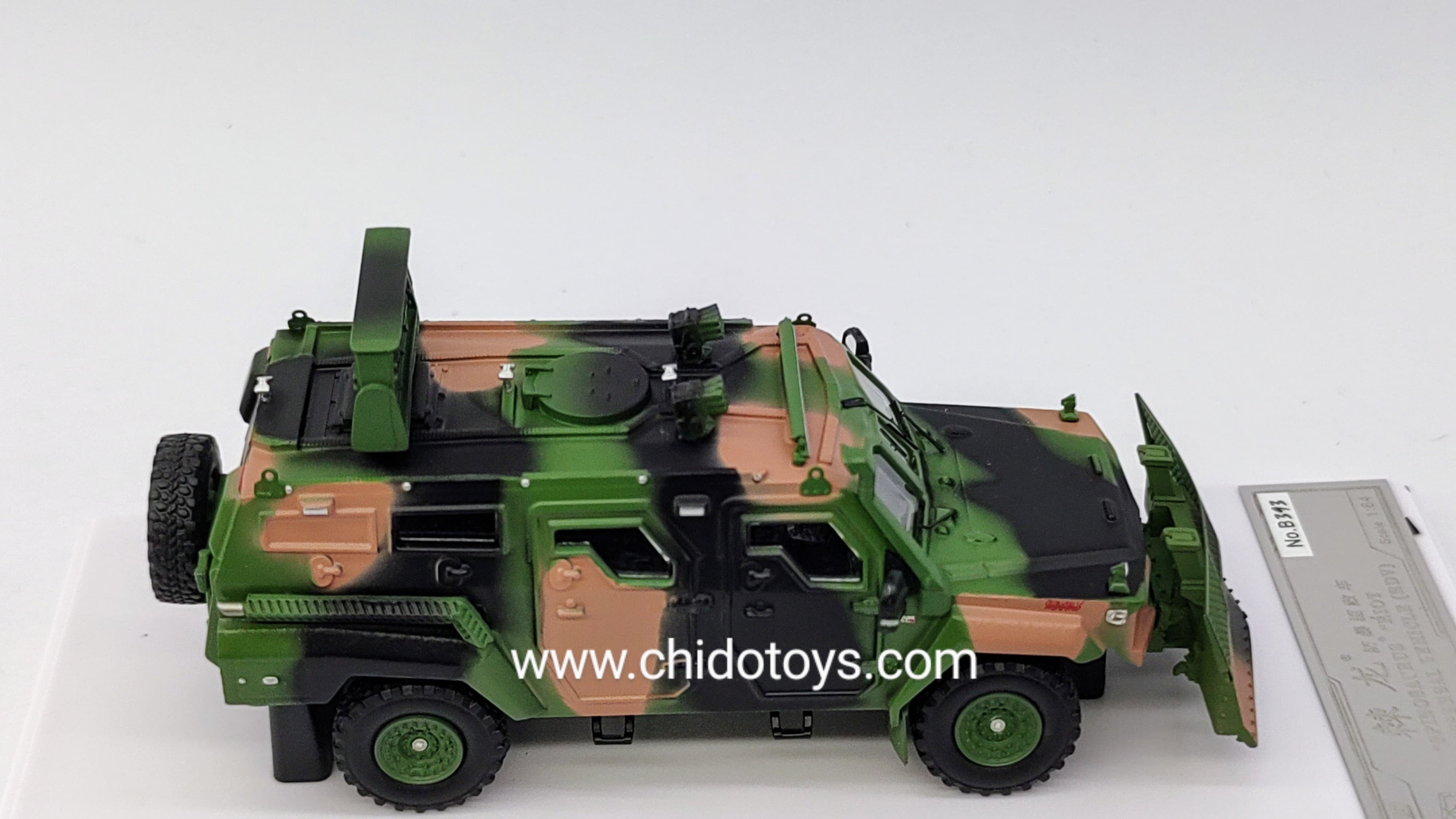 Auto a escala marca MB, modelo Spinosaurus Explosion Proof. - Chido Toys