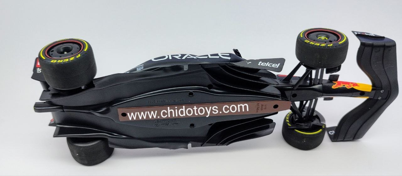 Auto a escala marca Mini Champs, Modelo RB18, Sergio Checo Pérez, GP México 2022 - Chido Toys