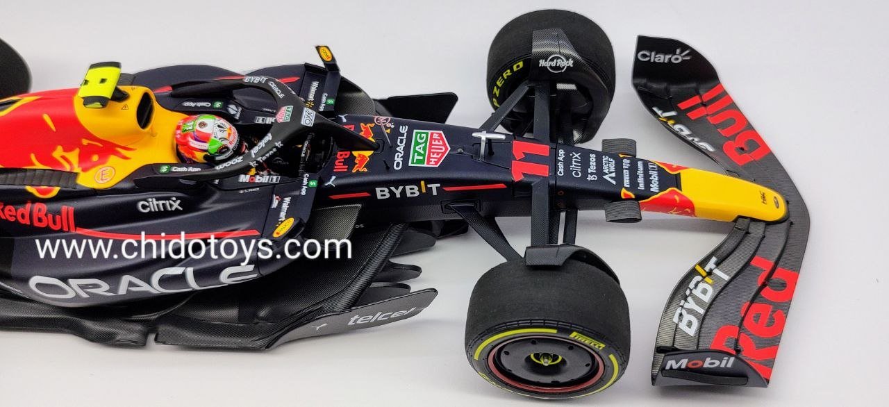 Auto a escala marca Mini Champs, Modelo RB18, Sergio Checo Pérez, GP México 2022 - Chido Toys